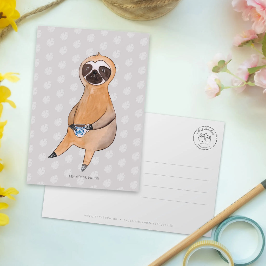 Postkarte Faultier Kaffee Ansichtskarten, Karte, Geschenkkarte, Einladungskarten Geburtstag, Grußkarte, Dankeskarte, Einladung, Einladung Geburtstag, Postkarte, Ansichtskarte, Einladungskarte, Geburtstagskarte, Faultier, Faultier Geschenk, Faultier Deko, Kaffee, Faultiere, Kaffeetasse, faul, Kaffeegetränk, Lieblingstier, Coffee, Genießer, erster Kaffee, Frühaufsteher, Morgenmuffel