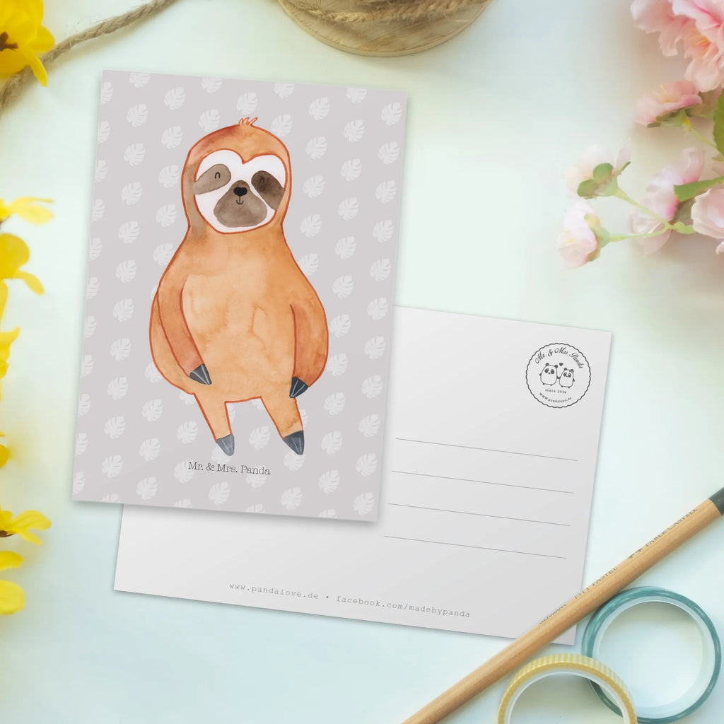 Postcard sloth Satisfied Geschenkkarte, Geburtstagskarte, Grußkarte, Postkarte, Einladung, Ansichtskarten, Einladung Geburtstag, Einladungskarten Geburtstag, Einladungskarte, Karte, Dankeskarte, Ansichtskarte, Faultier, Faultier Geschenk, Faultier Deko, faul, glücklich, Lieblingstier, relaxen, Zufriedenheit, Gelassenheit, Ruhe, zufrieden, Faultiere, Pause, happy, Frieden, Glück