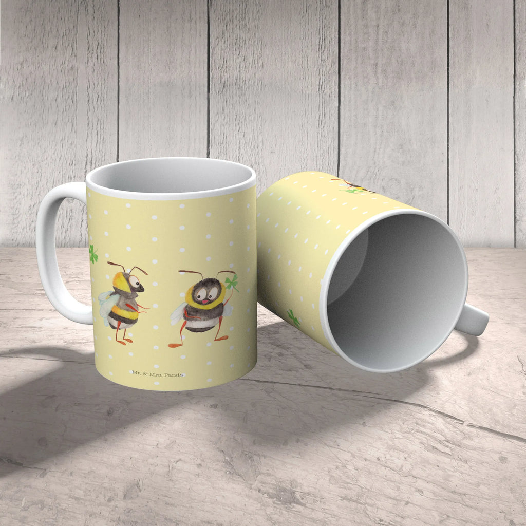 Mug bumblebees shamrock Trinkbecher, kaffeetasse bedruckt, Coffee Mug, tasse für kaffee, Kaffeebecher, milchkaffeetasse, heißgetränkebecher, Kakaotasse, Henkelbecher, kaffeetasse keramik, kaffeebecher keramik, Bedruckte Tasse, Kaffeepott, Henkeltasse, tasse für büro, Bürobecher, Teepott, Teetasse, kaffeebecher bedruckt, Tasse, Becher, statement tasse, Keramiktasse, schöne tasse, Tasse mit Motiv, Sprüchetasse, Dekotasse, hochwertige tasse, Kaffeetasse, haferl, Bürotasse, Motivtasse, Mug, Tasse mit Spruch, Geschenktasse, Keramikbecher, Frühstückstasse, Pott, Designtasse, Frühstücksbecher, Trinktasse, Teebecher, design tasse, Tiere, Lustige Sprüche, Tiermotive, Gute Laune, Spruch schön, Spruch Fröhlich, glücklich sein, Biene Deko, glücklich Werden, Hummel, Biene, Spruch Positiv