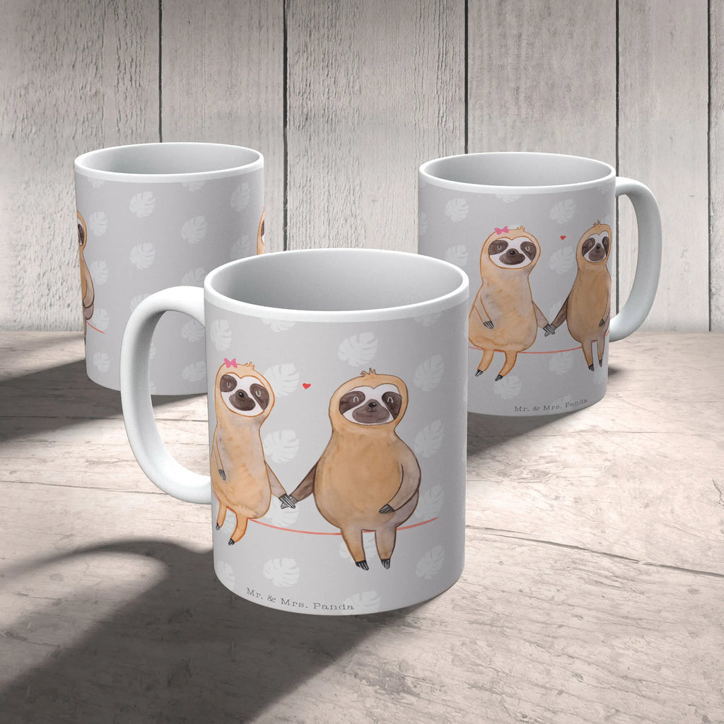 Tasse Faultier Pärchen Teetasse, Tasse, Keramiktasse, Geschenktasse, Porzellantasse, Tasse mit Motiven, Kaffeetasse, Tasse mit Zitaten, Bürotasse, Faultier, Faultier Geschenk, Faultier Deko, Faultierpärchen, Langsamkeit, faul, verliebt, Faultierliebe, Liebespaar, Faultiere, Liebe, Beziehung, gemeinsam, relaxen, Lieblingstier, Pärchen, verlobt