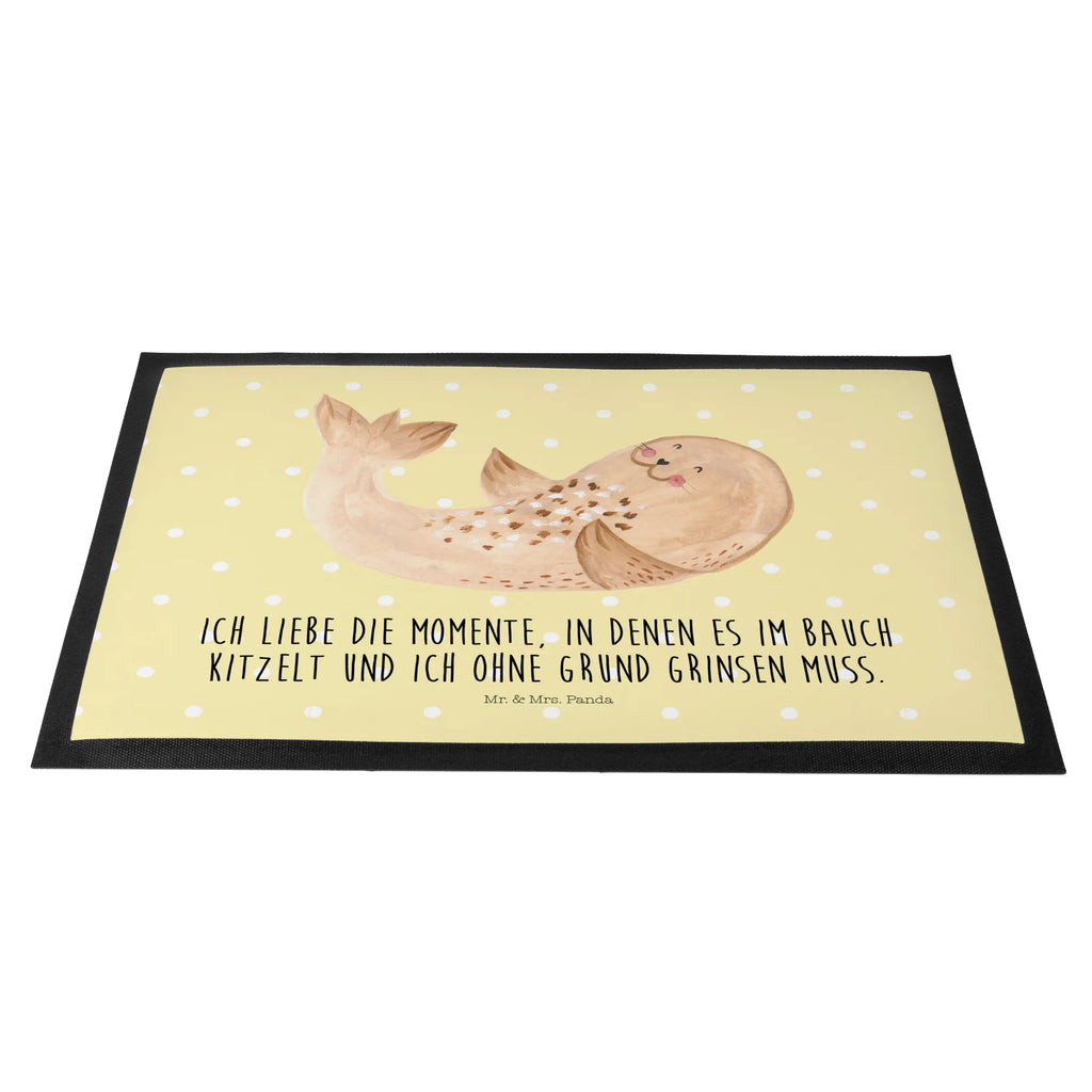 Fußmatte Robbe Liegen Haustürmatte, Schmutzfänger, Schuhabstreifer, Fußmatten, schmutzfangmatten, matte haustür, Fußabstreifer, Fußabtreter, außenmatte, Eingangsteppich, fußmatte, Abtreter, Schmutzfangteppich, Türvorleger, türmatten, flurmatte, Türmatte, sauberlaufmatten, Sauberlaufmatte, abstreifer, Eingangsmatte, Abtretmatte, Schmutzmatte, Fussmatte, Schmutzfangmatte, hausmatte, Gute Laune, Lustige Sprüche, Tiere, Tiermotive, Robben, Meerestier, Seehund, Lachen, Strand, Ostsee, Freude, Nordsee, Robbe