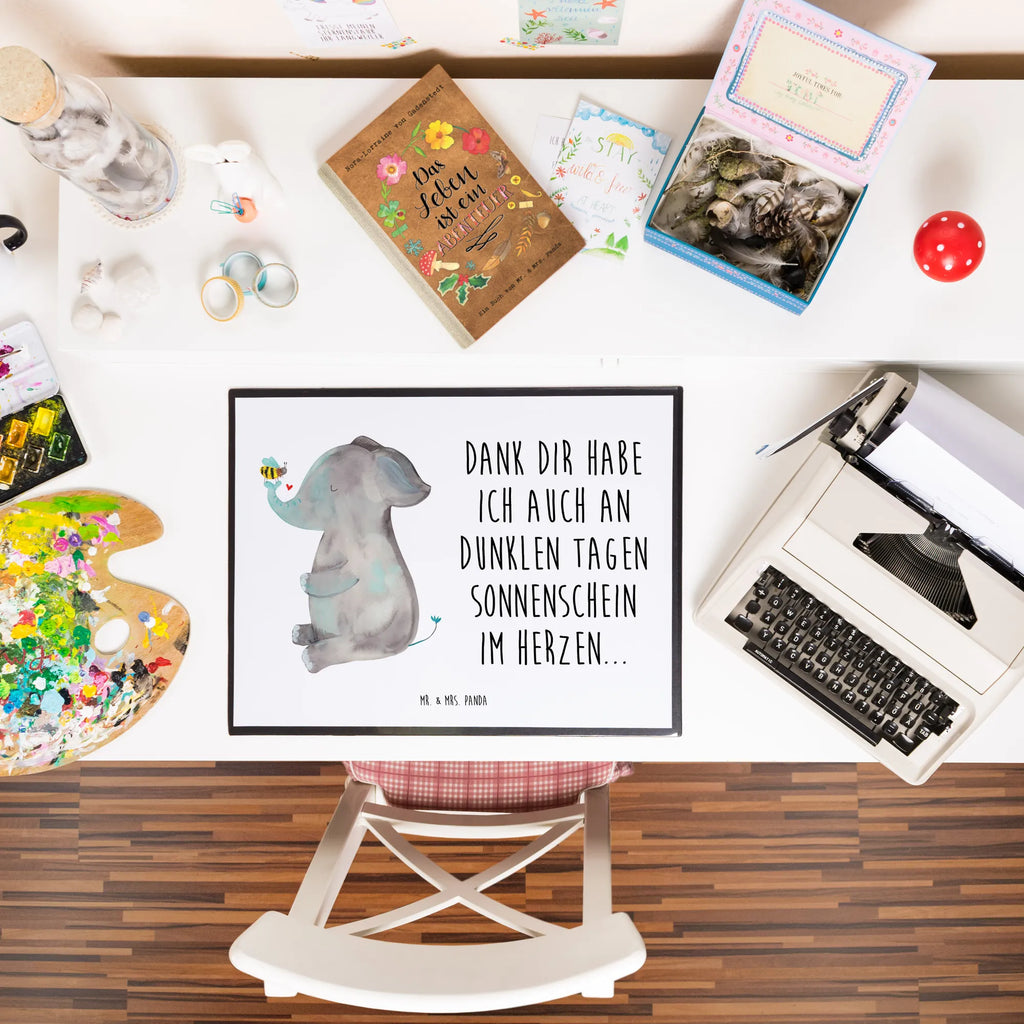 Schreibtischunterlage Elefant Biene schreibmatte, schreibtischauflagen, arbeitsunterlage, Schreibtisch Unterlagen, tischmatte, Tischunterlage, pultunterlage, Schreibtisch Matte, schreibauflagen, schreibauflage, tischpad, tischauflage, Schreibtischauflage, schreibtischunterlage, Schreibunterlage, tischmatten, tischpads, arbeitsmatte, schreibtischunterlagen, schreibtischmatte, tischauflagen, Lustige Sprüche, Tiere, Tiermotive, Gute Laune, Liebesspruch, Liebesbeweis, Liebe, Elefant, Hochzeitsgeschenk, Heiratsantrag, Biene, Liebesgeschenk, Jahrestag