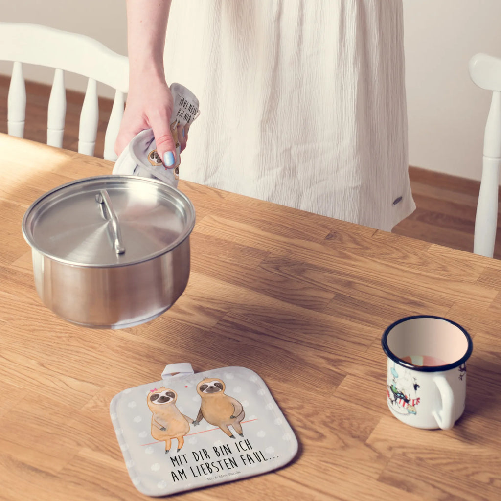2er Set Topflappen  Faultier Pärchen Topfuntersetzer, 2er Set Topflappen, topfhalter, Topflappenset, Topflappen Set, Topflappen 2er Set, Topfhandschuhe, Topflappen, Faultier, Faultier Geschenk, Faultier Deko, Liebe, Faultierliebe, Beziehung, Langsamkeit, Gemeinsam, Pärchen, Lieblingstier, Verliebt, Faultiere, Liebespaar, Faultierpärchen, Relaxen, faul, Verlobt