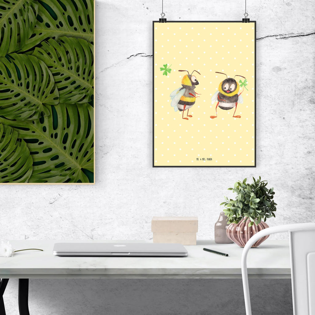 Poster bumblebees shamrock Wandschmuck, Kunstdruck, wandkunst, wanddruck, Wanddekoration, kunstdruck poster, wanddeko, Plakat, Bild für Wand, grafikposter, Mr. & Mrs. Panda Poster, drucke, Poster, Designposter, kunstposter, Wandposter, Wanddeko Bild, kunst für die wand, Deko Bild, Bild, Wandbild, Posterdruck, Gute Laune, Tiermotive, Tiere, Lustige Sprüche, Spruch schön, glücklich Werden, glücklich sein, Biene, Spruch Fröhlich, Biene Deko, Spruch Positiv, Hummel