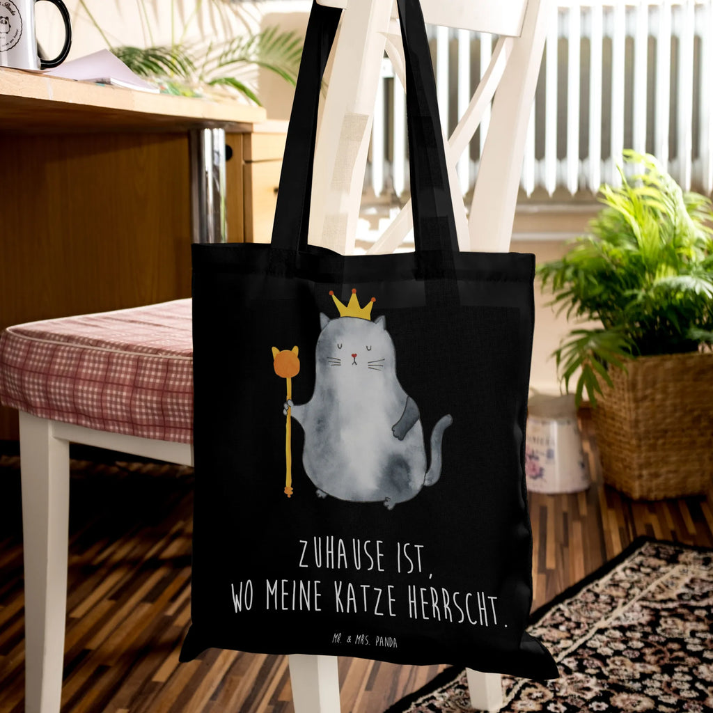 Tote bag Cat king schultertasche baumwolle, henkeltasche baumwolle, Tüte, stoff shopper, tasche baumwolle, Alltagstasche, einkaufstasche baumwolle, beutel baumwolle, Uni Tasche, Henkeltasche, totebag, tragbeutel, universaltasche, einkaufsshopper, festival tasche, tragetasche baumwolle, stofftasche baumwolle, Jutebeutel, textilbeutel, freizeitbeutel, Laptoptasche, Beutel, Einkaufstasche, umhängetasche baumwolle, canvas tasche, Tote Bag, Freizeittasche, Baumwoll-Shopper, dokumententasche, Stofftasche, Schultasche, Schulbeutel, Jutetasche, Umhängetasche, Tragetasche, Schultertasche, baumwoll shopper, schulterbeutel, Büchertasche, umhängebeutel, Tasche, Baumwoll-Tragetasche, Einkaufsbeutel, textiltasche, Einkaufstüte, Baumwollbeutel, festivaltasche, Baumwolltasche, Unitasche, campus tasche, Stoff-Tragetasche, Stoffbeutel, Shopping Tasche, studententasche, Strandtasche, Shopper, Katzensouvenirs, Katzenliebhaberprodukte, Katzenmotive, Katzenmotiv, Katzenfan, Katzendeko, Katze, Katzenfreund, Katzenliebhaber, Katzenprodukte, Katzenartikel, Katzenaccessoires, Familie, König, Kater, Einzug, Königin, Queen, Cat, Katzen, Wohnung, Umzug, Haustier, Katzenbesitzerin, Mietze, Erste Eigenen Wohnung, Mietzhaus, Katzenhalter, Cats