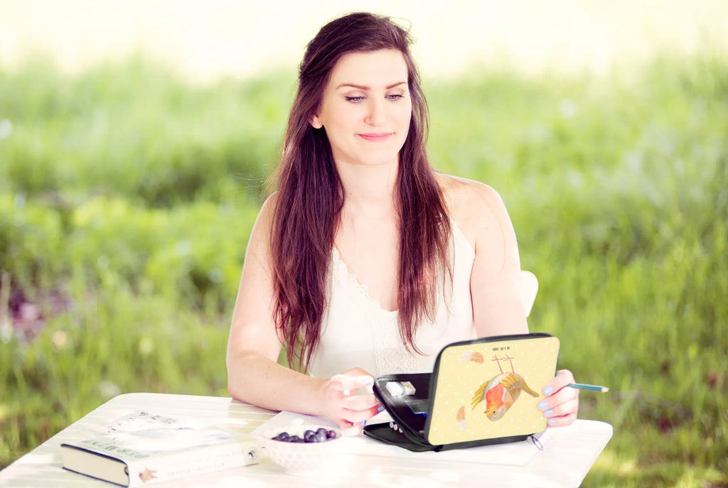 Federmappe Rotkehlchen Federn Federmäppchen bedruckt, Bestückte Federmappe, Schule, Stifterolle, Federmappe, Grundschule, Federmäppchen, Einschulung, Stiftetasche, Federmappe Einschulung, Schüler, Büro Stifte Etui, Motiv, Schülerin, Geschenk, Kinder Federmappe, Stifte Etui, Kind, Tiermotive, Gute Laune, lustige Sprüche, Tiere, Vogel, Motivation Sprüche, fliegen, Spruch Motivation, Motivationsbilder, What if i fall, Rotkehlchen, Spruch Mut