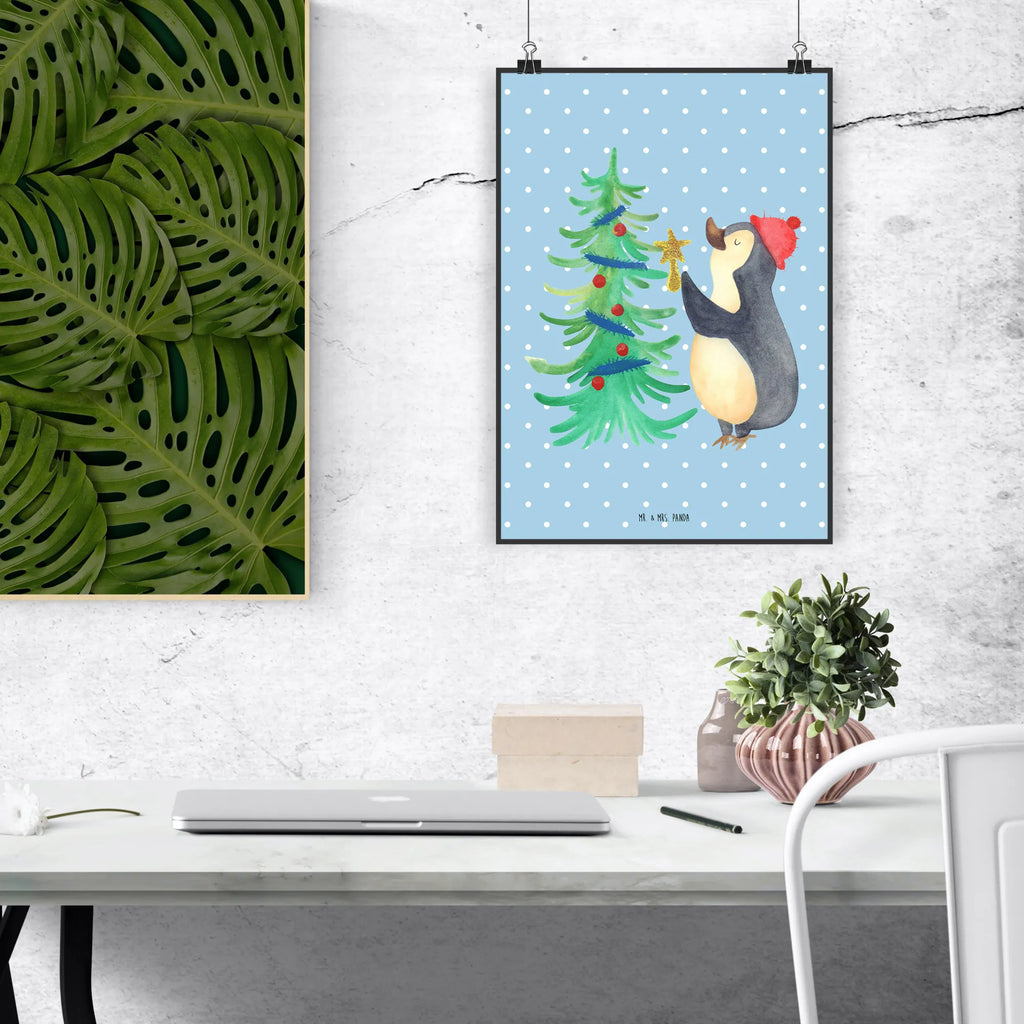 Poster Pinguin Weihnachtsbaum wanddruck, Wandbild, wandkunst, wanddeko, kunstdruck poster, Wandschmuck, kunstposter, Posterdruck, drucke, grafikposter, Designposter, Poster, Wandposter, Bild für Wand, Plakat, Deko Bild, Wanddekoration, Mr. & Mrs. Panda Poster, Kunstdruck, Bild, Wanddeko Bild, kunst für die wand, Wintermotiv, Heiligabend, Advent, Nikolaus, Weihnachtsdeko, Winter, Weihnachten, Pinguin