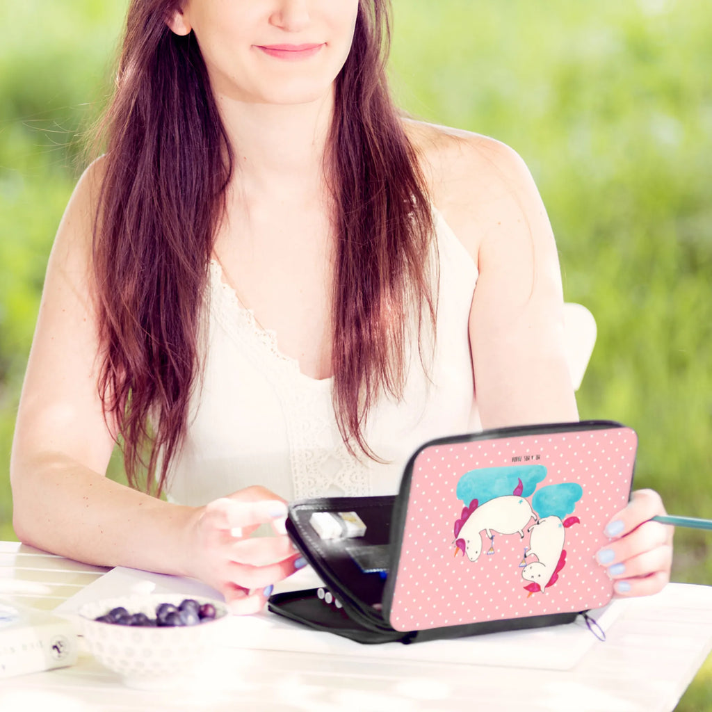 Federmappe Einhörner Sekt Stifterolle, Federmäppchen, Kinder Federmappe, Schule, Grundschule, Stiftetasche, Federmappe Einschulung, Einschulung, Federmäppchen bedruckt, Schülerin, Kind, Schüler, Stifte Etui, Federmappe, Bestückte Federmappe, Geschenk, Motiv, Büro Stifte Etui, Einhorn, Einhörner, Einhorn Deko, Unicorn, BFF, Mädelsabend, Anstoßen, Sekt, Party, Beste, Freundinnen, Freundin, Spaß, Korken