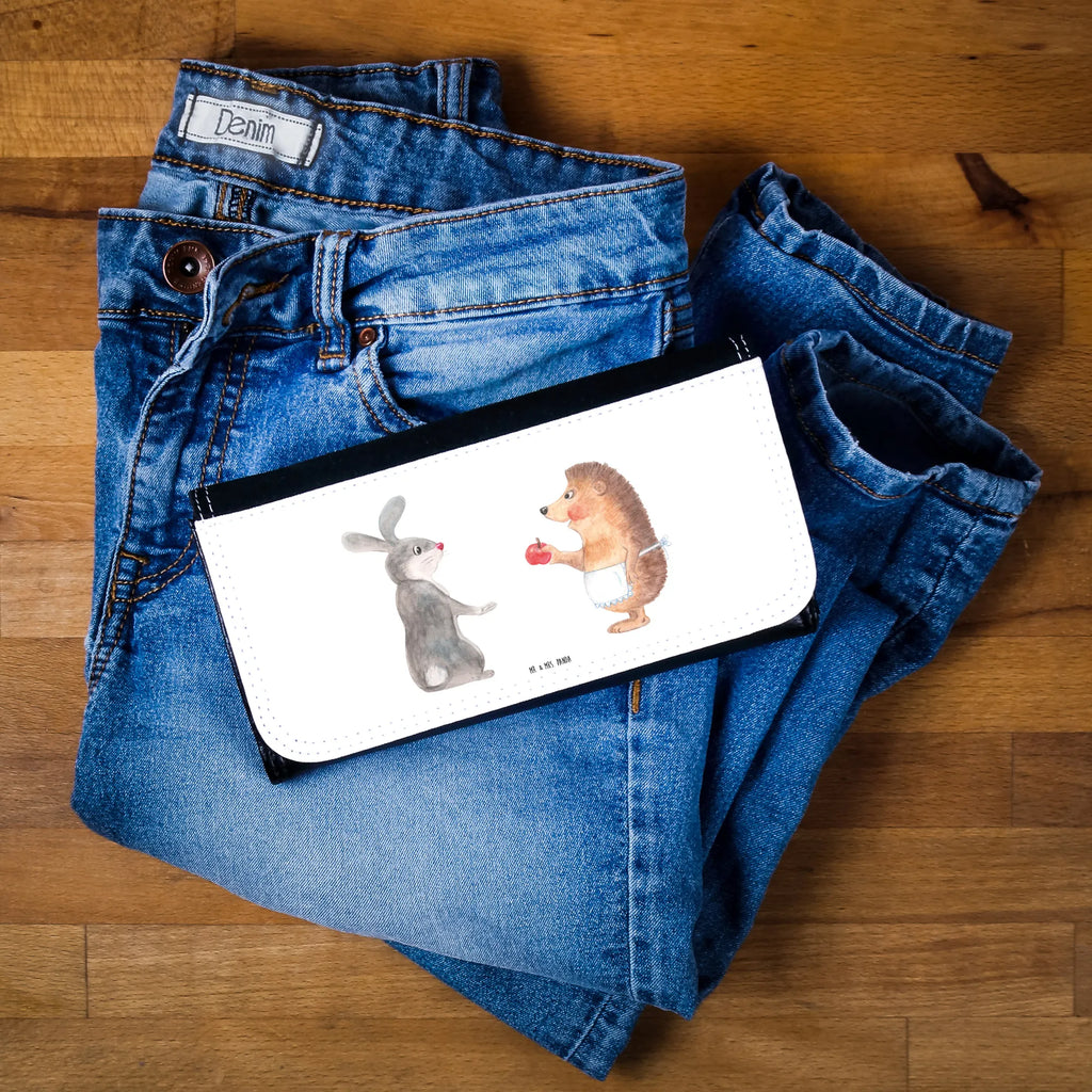 Damen Portemonnaie Hase Igel Geldbörse Mit Handgelenksschlaufe Damen, XXL Portemonnaie Damen, Slim Portemonnaie Damen, Damen Geldbörse, Geldbörse Aus Kunstleder Damen, Geldbörse Aus Stoff Damen, Leder Portemonnaie Damen, Kartenetui Damen, Designer Portemonnaie Damen, Etui Geldbörse Damen, Geldbörse Mit Zipper Damen, Portemonnaie Mit Reißverschluss Damen, Portemonnaie Mit Münzfach Damen, Damen Geldtasche, Portmonnaie Damen, Portmonee Damen, Frauen Brieftasche, Damen Geldbeutel, RFID Portemonnaie Damen, Frauen Geldbörse, Kartenhalter Damen, Geldbörse Aus Leder Damen, Damengeldbörse, Mini Geldbörse Damen, Veganes Portemonnaie Damen, Münzbörse Damen, Geldbörse Mit Fach Damen, Portemonnaie für Damen, Reißverschluss Portemonnaie Damen, Portemonnaie Mit Kartenfächern Damen, Hochwertiges Portemonnaie Damen, Münzgeldbörse Damen, Brieftasche Damen, Geldbörse Mit Clipverschluss Damen, Damen Portemonnaie, Geldbörse Mit Druckverschluss Damen, Damengeldbeutel, Clutch Portemonnaie Damen, Tiermotive, Gute Laune, lustige Sprüche, Tiere, Trennungsschmerz, Hase, Liebe Spruch, Liebeskummer Geschenk, Igel, Igel und Hase, Trösten, Spruch romantisch, Herzschmerz