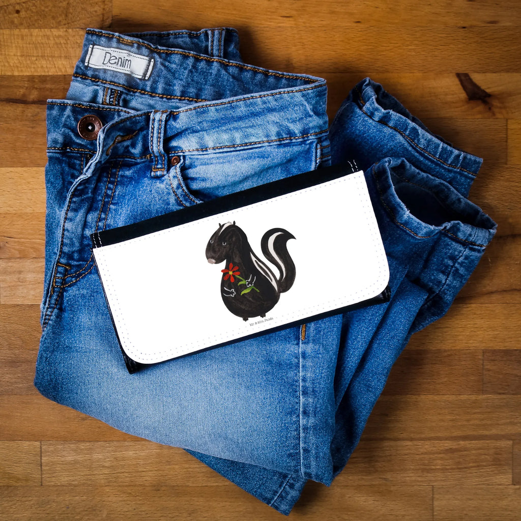 Ladies purse skunk flower Portmonnaie Damen, Portmonee Damen, Designer Portemonnaie Damen, Frauen Geldbörse, Reißverschluss Portemonnaie Damen, Portemonnaie Mit Kartenfächern Damen, Kartenhalter Damen, Münzgeldbörse Damen, Damen Geldbörse, Portemonnaie Mit Münzfach Damen, Leder Portemonnaie Damen, Etui Geldbörse Damen, Mini Geldbörse Damen, Damengeldbeutel, Geldbörse Mit Fach Damen, Veganes Portemonnaie Damen, Frauen Brieftasche, XXL Portemonnaie Damen, Hochwertiges Portemonnaie Damen, Slim Portemonnaie Damen, Damen Portemonnaie, Geldbörse Mit Handgelenksschlaufe Damen, Münzbörse Damen, Geldbörse Mit Druckverschluss Damen, Geldbörse Aus Leder Damen, Damen Geldbeutel, Damen Geldtasche, Geldbörse Mit Clipverschluss Damen, Clutch Portemonnaie Damen, Brieftasche Damen, Portemonnaie Mit Reißverschluss Damen, Geldbörse Aus Stoff Damen, Geldbörse Mit Zipper Damen, Kartenetui Damen, Portemonnaie für Damen, Geldbörse Aus Kunstleder Damen, RFID Portemonnaie Damen, Damengeldbörse, Skunk, Stinktier, Verträumt, Stinker, Tagträumer, Dreams, Stinki, Wildtier, Raubtier, Träume