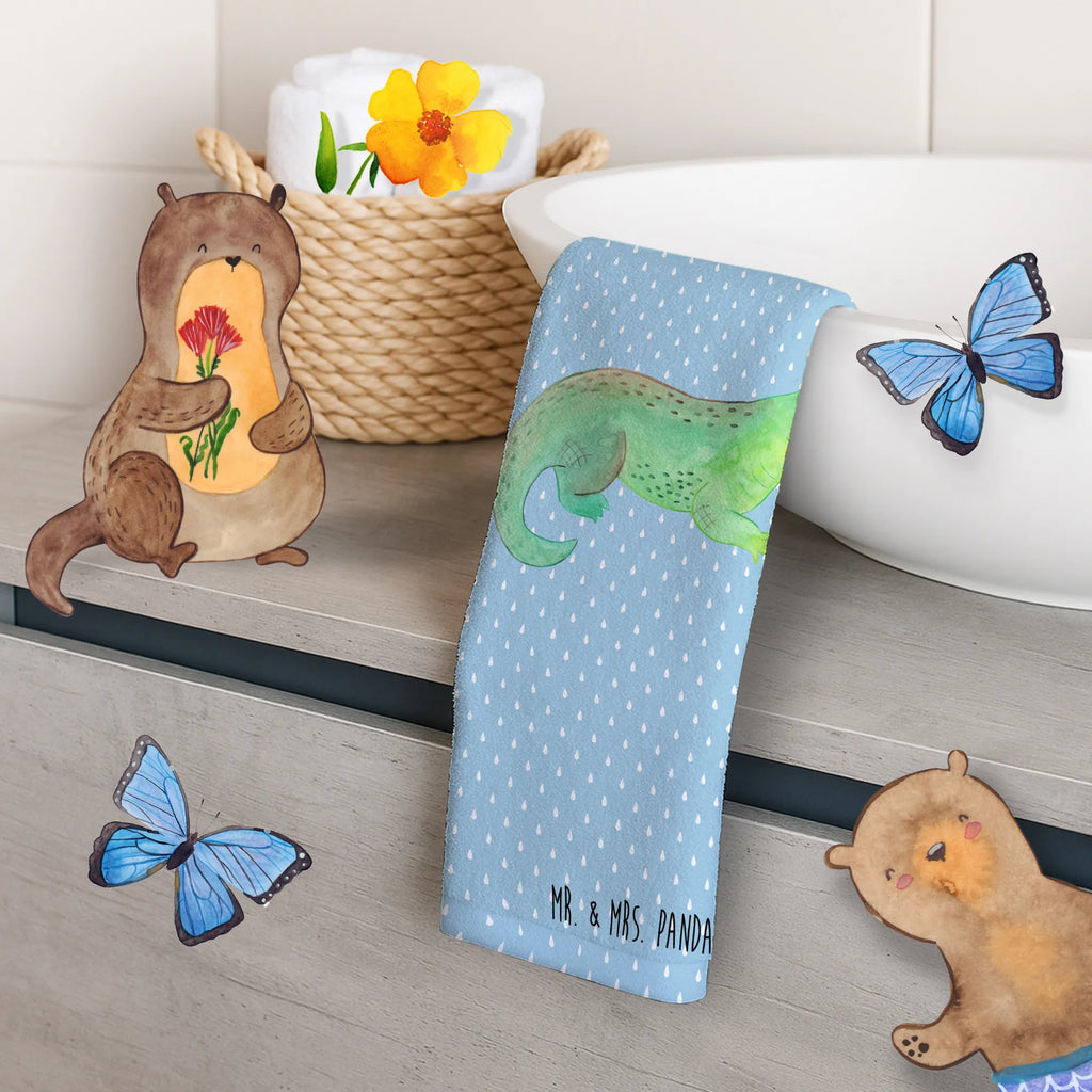 Gästehandtuch Krokodil Hochwertiges Handtuch 50x100, Klassisches Handtuch 50x100, Handtuch Aus Baumwolle 50x100, Handtuch Größe 50x100, Handtuch 50x100, Weiches Handtuch 50x100, Handtuch Für Sport 50x100, Handtuch Für Badezimmer 50x100, Handtuch Mit Muster 50x100, Weißes Handtuch 50x100, Handtuch Für Küche 50x100, Modernes Handtuch 50x100, Mikrofaser Handtuch 50x100, Handtuch Für Reise 50x100, Handtuch Mit Bordüre 50x100, Handtuch Geschenk 50x100, Handtuch Für Gäste-WC 50x100, Baumwollhandtuch 50x100, Waschbares Handtuch 50x100, Handtuch Aus Bio Baumwolle, Unifarbenes Handtuch 50x100, Graues Handtuch 50x100, Handtuch Set 50x100, Buntes Handtuch 50x100, Mittelgroßes Handtuch, Nachhaltiges Handtuch 50x100, Handtuch Für Alltag 50x100, Saugfähiges Handtuch 50x100, Umweltfreundliches Handtuch 50x100, Pflegeleichtes Handtuch 50x100, Meerestiere, Meer, Urlaub, Freundin, Krokodile, Reiselust, Krokodil, Lieblingsmensch, verrückt sein, spontan sein, beste Freundin, Abenteuerlust