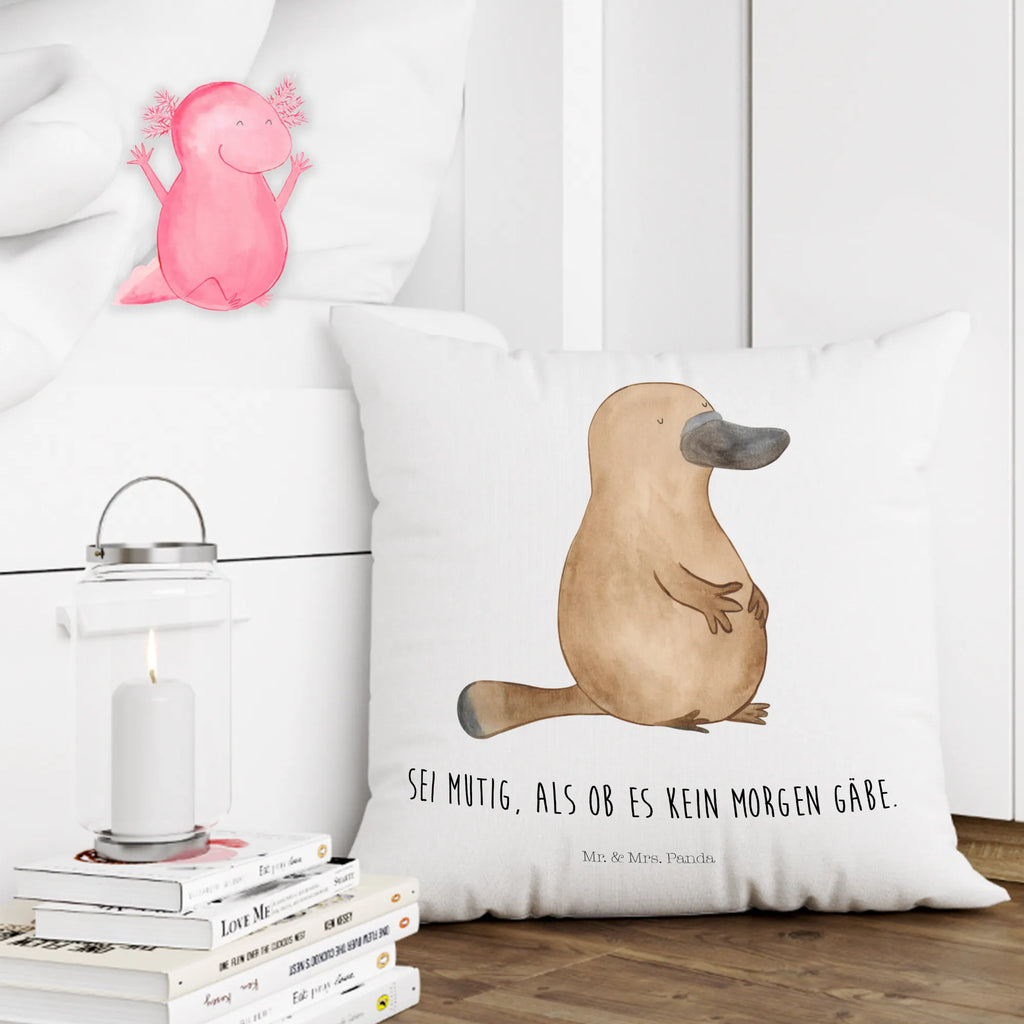 40x40 Kissen Schnabeltier Mut zier kissen, zierkissen 40x40, Polsterkissen, couch kissen, Motivkissen, 40x40 kissen, kissen für couch, kissen für sofa, kissen mikrofaser, microfaser sofakissen, Kissen 40x40, Dekokissen Sofa, kuschel kissen, Kopfkissen, Dekokissen, Dekokissen 40x40, sofa kissen, microfaser dekokissen, wurfkissen, Couchkissen, deko kissen, wohnzimmer kissen, 40 X 40 Kissen, Zierkissen, couchkissen 40x40, kuschelkissen 40x40, Mikrofaser Kissen, microfaser zierkissen, Kuschelkissen, Kopfkissen 40x40, Kissen, kissen 40 x 40, Sofakissen 40x40, microfaser kopfkissen, Sofakissen, Urlaub, Meer, Meerestiere, Arbeit, Lebensweisheit, Weltreise, Büro, Neustart, Training, Motivation, Schnabeltiere, mutig, Mut, Raodtrip, Neuanfang, Schnabeltier