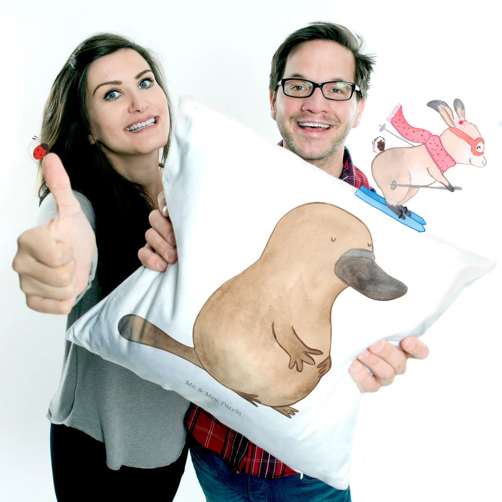 40x40 Kissen Schnabeltier Mut zier kissen, zierkissen 40x40, Polsterkissen, couch kissen, Motivkissen, 40x40 kissen, kissen für couch, kissen für sofa, kissen mikrofaser, microfaser sofakissen, Kissen 40x40, Dekokissen Sofa, kuschel kissen, Kopfkissen, Dekokissen, Dekokissen 40x40, sofa kissen, microfaser dekokissen, wurfkissen, Couchkissen, deko kissen, wohnzimmer kissen, 40 X 40 Kissen, Zierkissen, couchkissen 40x40, kuschelkissen 40x40, Mikrofaser Kissen, microfaser zierkissen, Kuschelkissen, Kopfkissen 40x40, Kissen, kissen 40 x 40, Sofakissen 40x40, microfaser kopfkissen, Sofakissen, Urlaub, Meer, Meerestiere, Arbeit, Lebensweisheit, Weltreise, Büro, Neustart, Training, Motivation, Schnabeltiere, mutig, Mut, Raodtrip, Neuanfang, Schnabeltier