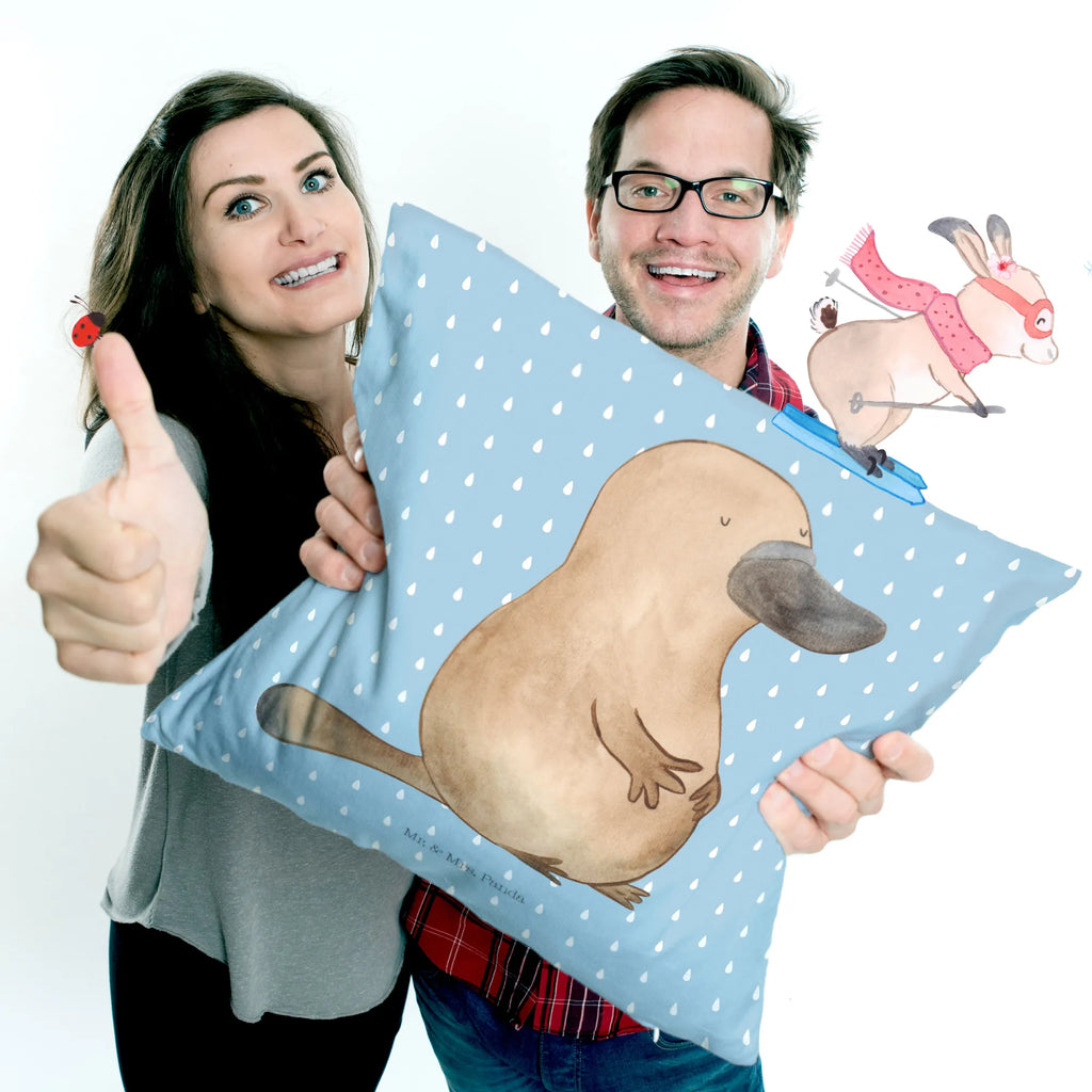 40x40 Kissen Schnabeltier Mut zier kissen, zierkissen 40x40, Polsterkissen, couch kissen, Motivkissen, 40x40 kissen, kissen für couch, kissen für sofa, kissen mikrofaser, microfaser sofakissen, Kissen 40x40, Dekokissen Sofa, kuschel kissen, Kopfkissen, Dekokissen, Dekokissen 40x40, sofa kissen, microfaser dekokissen, wurfkissen, Couchkissen, deko kissen, wohnzimmer kissen, 40 X 40 Kissen, Zierkissen, couchkissen 40x40, kuschelkissen 40x40, Mikrofaser Kissen, microfaser zierkissen, Kuschelkissen, Kopfkissen 40x40, Kissen, kissen 40 x 40, Sofakissen 40x40, microfaser kopfkissen, Sofakissen, Urlaub, Meer, Meerestiere, Arbeit, Lebensweisheit, Weltreise, Büro, Neustart, Training, Motivation, Schnabeltiere, mutig, Mut, Raodtrip, Neuanfang, Schnabeltier