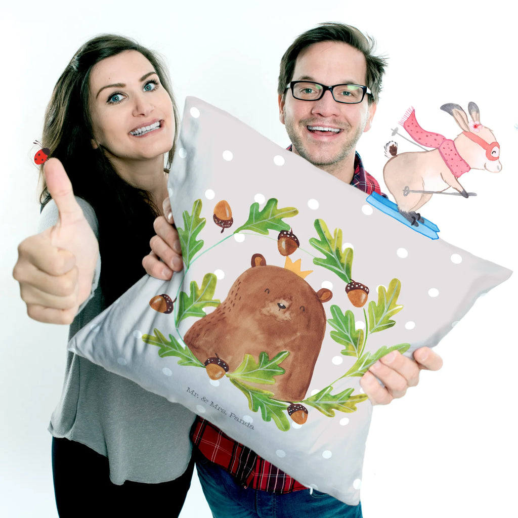 Cushion bear king kuschel kissen, Mikrofaser Kissen, Sofakissen, kuschelkissen 40x40, microfaser zierkissen, kissen für sofa, 40 X 40 Kissen, deko kissen, Zierkissen, wohnzimmer kissen, Dekokissen Sofa, microfaser sofakissen, Kuschelkissen, Sofakissen 40x40, 40x40 kissen, Dekokissen 40x40, Couchkissen, microfaser dekokissen, Polsterkissen, Motivkissen, couchkissen 40x40, zierkissen 40x40, zier kissen, Kissen 40x40, wurfkissen, sofa kissen, Dekokissen, Kissen, couch kissen, microfaser kopfkissen, Kopfkissen, Kopfkissen 40x40, kissen für couch, kissen 40 x 40, kissen mikrofaser, Teddy, Teddybär, Bär, Vatertag, Papi, Daddy, Papa, Dad, Papa Bär, Vater, Bester Vater, Bester Papa, Weltbester Papa