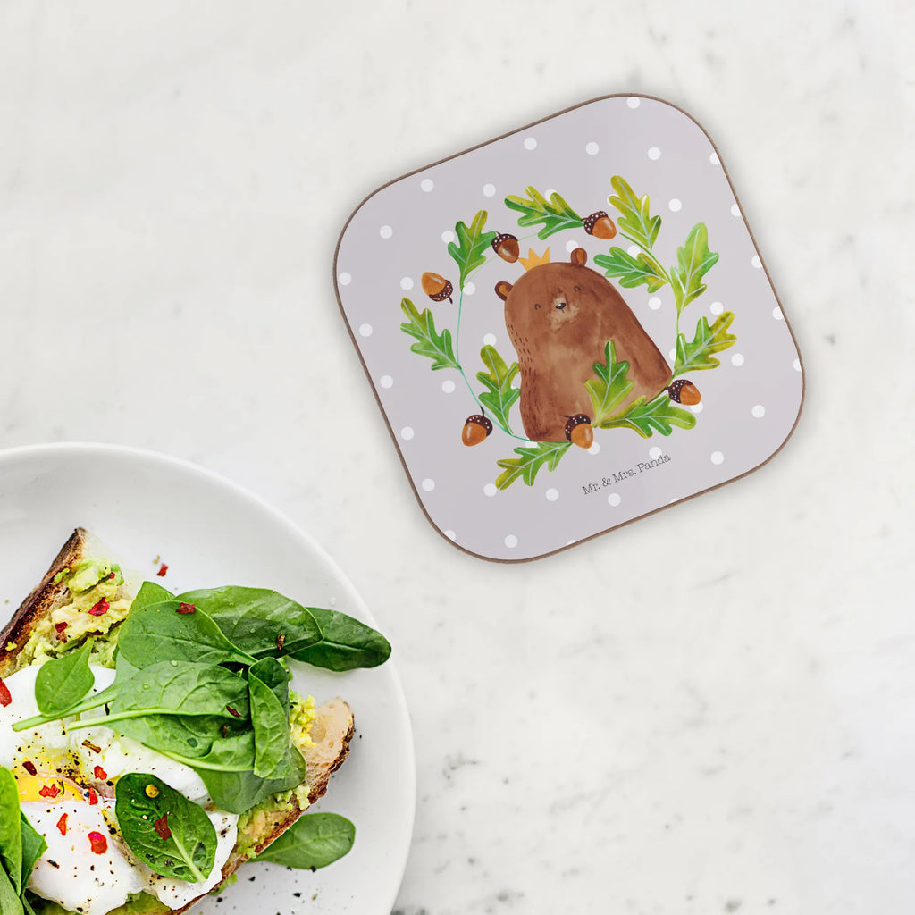 Untersetzer Bär König garten untersetzer, Untersetzer, Untersetzer Tasse, schutzuntersetzer, hartfaseruntersetzer, Glasuntersetzer, Tassen Untersetzer, Kaffeeuntersetzer, Teeuntersetzer, Coaster, Tischschoner, Getränkeuntersetzer, party untersetzer, deko untersetzer, Untersetzer Glas, Design Untersetzer, Baruntersetzer, eckiger untersetzer, Untersetzer Quadratisch, weinflaschenuntersetzer, esstisch untersetzer, Untersetzer für Gläser, Untersetzer Tee, bar untersetzer, Untersetzer Gläser, Untersetzer Kaffee, Flaschenuntersetzer, hartfaser untersetzer, weinglasuntersetzer, Quadratischer Untersetzer, gläseruntersetzer, Becheruntersetzer, Tassenuntersetzer, grill untersetzer, Holzuntersetzer, unterleger, bieruntersetzer, Tischuntersetzer, weinuntersetzer, Teddy, Teddybär, Bär, Papa Bär, Vatertag, Bester Papa, Vater, Dad, Papi, Weltbester Papa, Papa, Daddy, Bester Vater