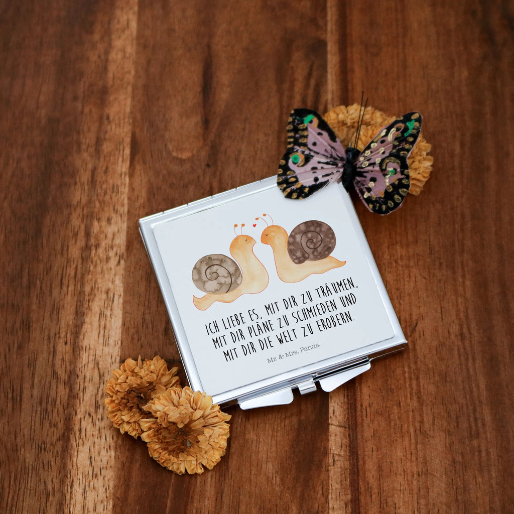 Handtaschenspiegel quadratisch Schnecken Liebe Taschen-Kosmetikspiegel, Kompaktspiegel, Runder Taschenspiegel, Spiegel Für Make-Up Tasche, Kosmetikspiegel Klein, Klappspiegel, Spiegel Für Handtasche, Design Taschenspiegel, Spiegel Für Unterwegs, Handspiegel Für Damen, Klappbarer Handspiegel, Klappbarer Taschenspiegel, Tragbarer Spiegel, Quadratischer Handspiegel, Reise Spiegel, Spiegel Für Schminktasche, Handspiegel Mit Hülle, Deko Handspiegel, Handtaschenspiegel, Mini Spiegel, Schminkspiegel Kompakt, Taschenspiegel, Handspiegel Geschenkidee, Schminkspiegel To Go, Vintage Kompaktspiegel, Handspiegel Zum Mitnehmen, Liebe, Partner, Freund, Freundin, Ehemann, Ehefrau, Heiraten, Verlobung, Heiratsantrag, Liebesgeschenk, Jahrestag, Hocheitstag