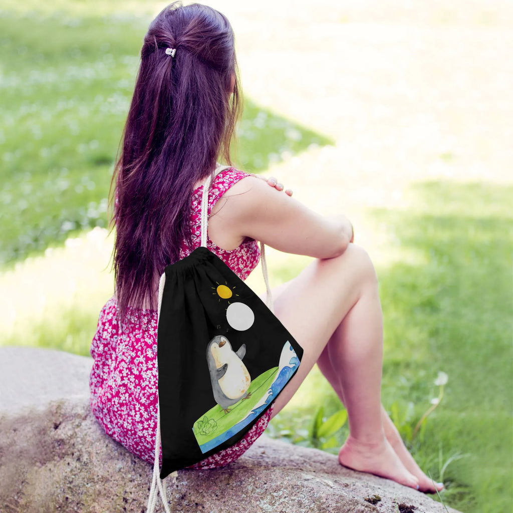 Drawstring bag Penguin surfer gym tasche, zugbeutel, Stoffbeutel, gymnastiktasche, Turnbeutel Schule, Festival Beutel, zuziehbeutel, sportbeutel baumwolle, rucksack beutel, gym beutel, gym rucksack, Sportbeutel Kindergarten, freizeit rucksack, Sportrucksack, Stofftasche, rucksack mit kordel, Öko Sportbeutel, Sportbeutel Für Sport, Sportbeutel Fitness, Gymbag, Baumwolltasche, festival rucksack, Sportbeutel Training, Sportbeutel, festivalbeutel, kordelzugbeutel, kordelrucksack, baumwoll rucksack, Sportbeutel Kita, Turnbeutel Mit Kordel, festival tasche, Sportbeutel Für Freizeit, beutel mit kordelzug, turnbeutel baumwolle, Baumwollbeutel, stoff rucksack, Sportbeutel Outdoor, Alltagstasche, Sportbeutel Aus Baumwolle, wanderbeutel, rucksack stoff, Turnbeutel, Sportbeutel Schule, baumwolle beutel, wander rucksack, Gymsack, beutelrucksack, Sportbeutel Mit Kordelzug, Pinguin, Surfen, Surfer, Hawaii, Wellen Reiten, Wellen, Portugal, Urlaub, Pinguine