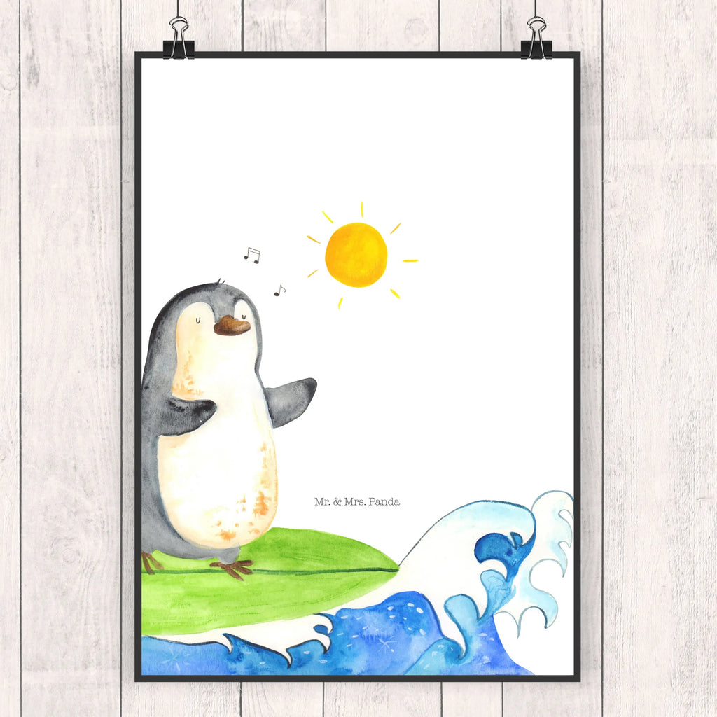 Poster Pinguin Surfer Wanddeko, Wanddekoration, Handgemaltes Poster, Kinderposter, Designposter, Raumdekoration, Poster, Bild, Küchenposter, Posterdruck, Wanddeko Bild, Kunstdruck, Wandposter, Mr. & Mrs. Panda Poster, Pinguin, Surfer, Urlaub, Portugal, surfen, Wellen, Hawaii, Pinguine, Wellen reiten
