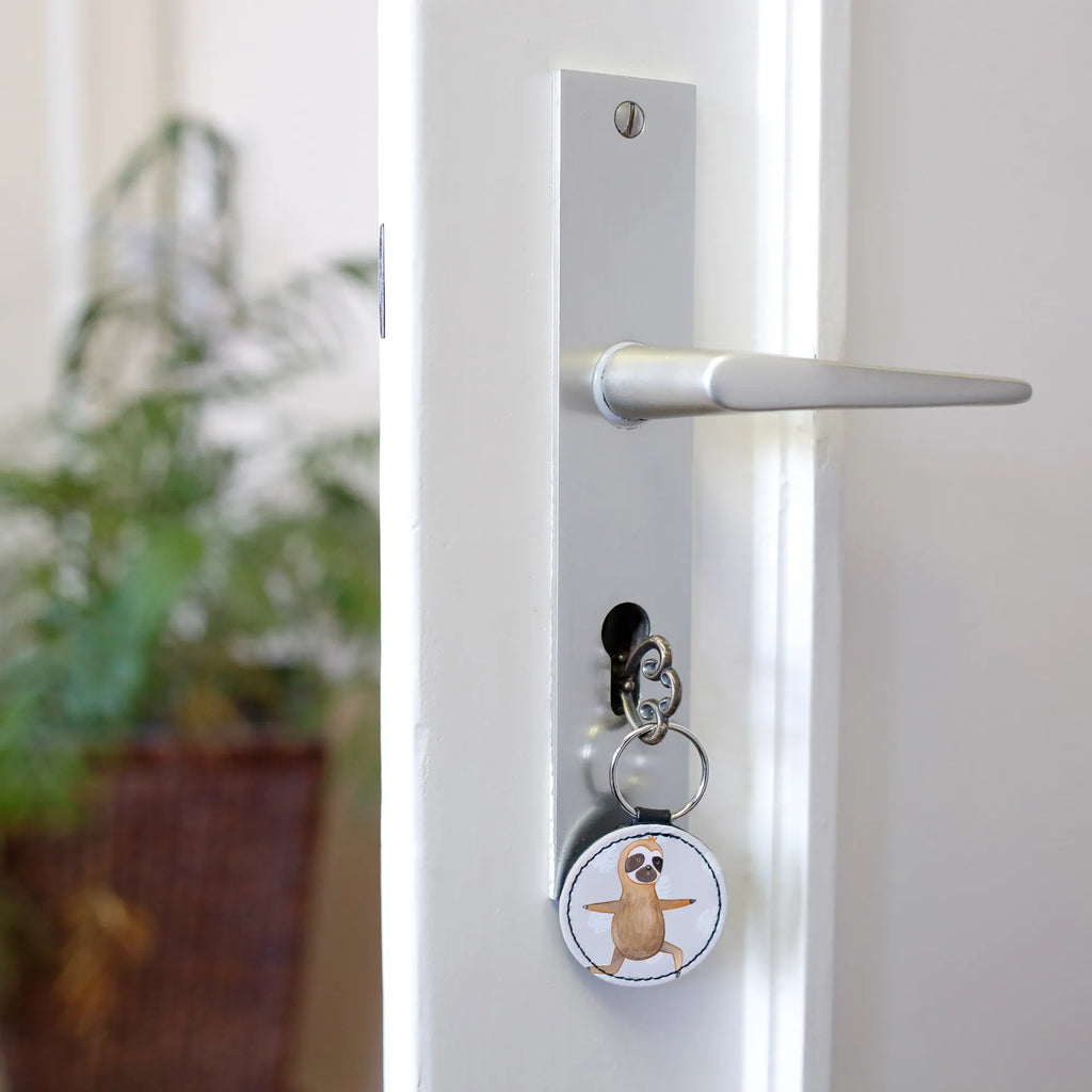 Round key ring sloth yoga Schlüsselanhänger Tiermotiv, Schlüsselanhänger Mit Foto, Schlüsselanhänger Schlüssel, Schlüsselaccessoire, Schlüsselanhänger Partner, Schlüsselanhänger Kunststoff, Schlüsselanhänger Leder, Schlüsselanhänger Haus, Schlüsselanhänger, Schlüsselband, Schlüsselanhänger Liebe, Schlüsselanhänger Herz, Schlüsselanhänger Niedlich, Schlüsselanhänger Auto, Schlüsselanhänger Mit Gravur, Schlüsselanhänger Geschenk, Schlüsselanhänger Für Paare, Schlüsselanhänger Lustig, Schlüsselanhänger Geburtstag, Schlüsselanhänger Modern, Schlüsselring, Schlüsselanhänger Holz, Schlüsselhalter, Schlüsselanhänger Für Kinder, Schlüsselanhänger Stoff, Schlüsselanhänger Personalisierbar, Schlüsselanhänger Klassisch, Schlüsselanhänger Bunt, Schlüsselanhänger Elegant, Schlüsselanhänger Handgemacht, Schlüsselanhänger Mit Motiv, Schlüsselanhänger Mit Namen, Schlüsselanhänger Für Damen, Schlüsselanhänger Mit Spruch, Schlüsselanhänger Filz, Schlüsselanhänger Für Herren, Schlüsselanhänger Freundschaft, Schlüsselanhänger Nachhaltig, Schlüsselanhänger Metall, Faultier, Faultier Geschenk, Faultier Deko, Meditation, faul, Namaste, Lieblingstier, Gelassenheit, Faultiere, Entspannung, Krieger, Yogaübungen, Atmung, Yoga