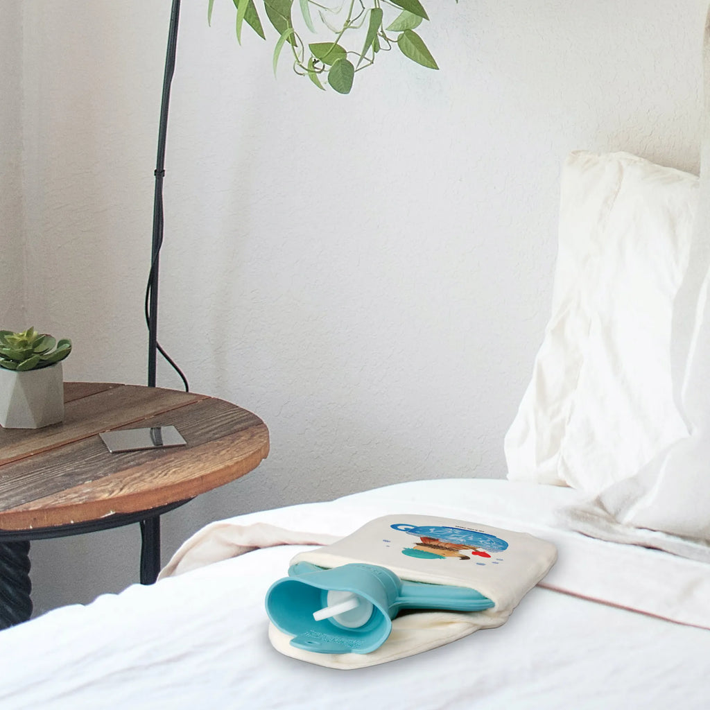 Wärmflasche Nachtfalter Schaumbad Kinderwärmflasche, Wärmflasche mit Bezug, Kleine Wärmflasche, Bettflasche, Wärmflasche, Wärmekissen, Wärmflaschenbezug, Körnerkissen, Tiermotive, Gute Laune, lustige Sprüche, Tiere, Badezimmer, Bad, Träumen, Ziele, Baden, Schaumbad, Zeitmanagement, Tasse, verträumt, Nachtfalter, Badezimmerdeko, WC