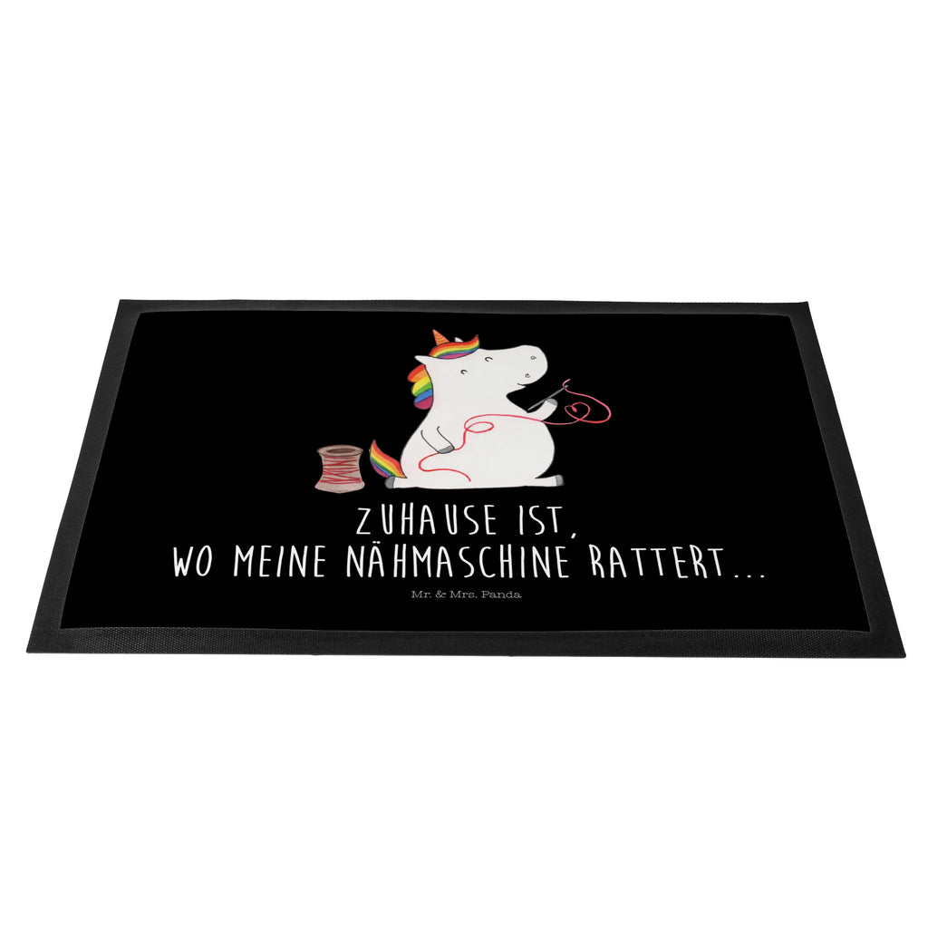 Fußmatte Einhorn Näherin Abtretmatte, fußmatte, Fussmatte, Schmutzfänger, außenmatte, Schmutzmatte, Schmutzfangmatte, Türvorleger, schmutzfangmatten, Fußabstreifer, Eingangsteppich, Türmatte, abstreifer, Abtreter, türmatten, hausmatte, Haustürmatte, flurmatte, Sauberlaufmatte, sauberlaufmatten, Fußmatten, matte haustür, Eingangsmatte, Schuhabstreifer, Schmutzfangteppich, Fußabtreter, Einhorn, Einhörner, Einhorn Deko, Unicorn, Basteln, Freundin, Häkeln, Mädchen, Nähen, Nähzimmer, Näherin, Stricken