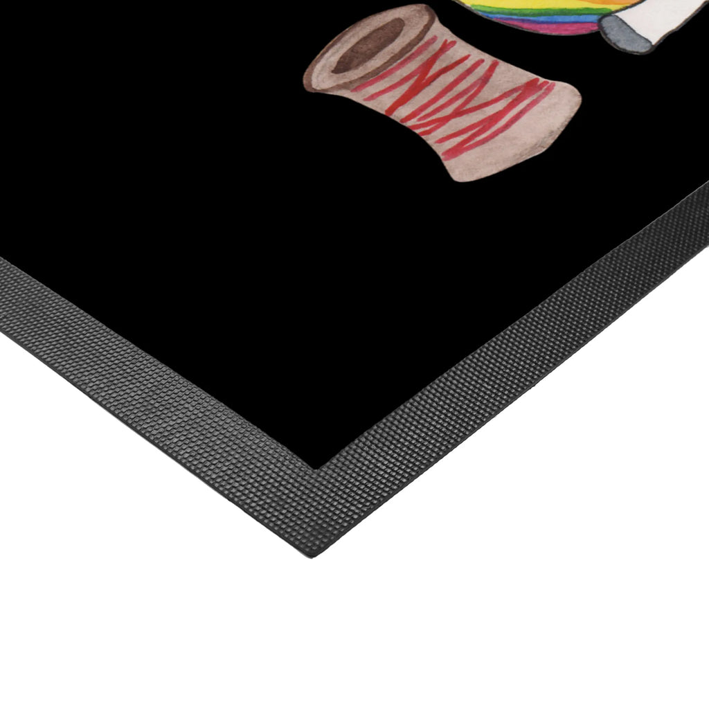 Fußmatte Einhorn Näherin Abtretmatte, fußmatte, Fussmatte, Schmutzfänger, außenmatte, Schmutzmatte, Schmutzfangmatte, Türvorleger, schmutzfangmatten, Fußabstreifer, Eingangsteppich, Türmatte, abstreifer, Abtreter, türmatten, hausmatte, Haustürmatte, flurmatte, Sauberlaufmatte, sauberlaufmatten, Fußmatten, matte haustür, Eingangsmatte, Schuhabstreifer, Schmutzfangteppich, Fußabtreter, Einhorn, Einhörner, Einhorn Deko, Unicorn, Basteln, Freundin, Häkeln, Mädchen, Nähen, Nähzimmer, Näherin, Stricken