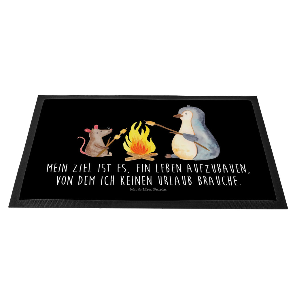 Fußmatte Pinguin Lagerfeuer Fußabstreifer außen, Fußabstreifer, Fußabtreter, Fussmatten online, Fußabtreter außen, Fußmatte außen, Schmutzfänger, Schmutzfangmatte, Türvorleger, Schmutzmatte, Sauberlaufmatte, Haustürmatte, Matte, Türmatte, Eingangsteppich, Schmutzfangteppich, Fußmatte innen, Gummi Matte, Fußmatten, Fußmatte outdoor, Schmutzfangmatte waschbar, Fußmatte waschbar, Fussmatten, Motivfußmatte, Fußmatte außen wetterfest, Vorleger, Gummimatte, Pinguin, Maus, Lebensmotivation, Marshmallows, Lagerfeuer, Lebensspruch, Liebe, Neustart, Büroalltag, Pinguine, Job, grillen, Leben, Feuer, Arbeit, Motivation, Büro