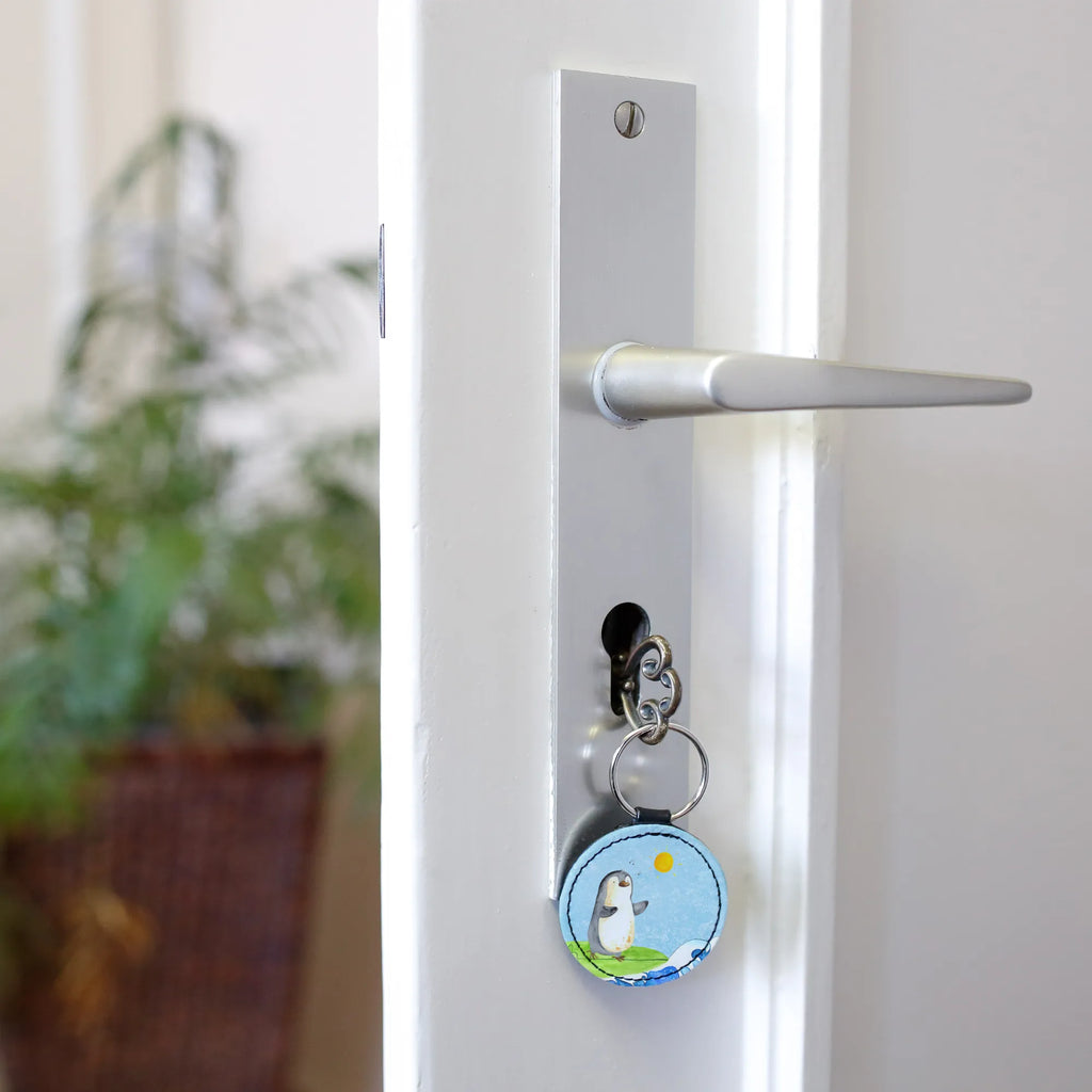 Rund Schlüsselanhänger Pinguin Surfer Schlüsselanhänger Für Paare, Schlüsselanhänger Filz, Schlüsselanhänger Stoff, Schlüsselanhänger Mit Gravur, Schlüsselanhänger Auto, Schlüsselanhänger Mit Motiv, Schlüsselanhänger Personalisierbar, Schlüsselanhänger, Schlüsselanhänger Tiermotiv, Schlüsselanhänger Mit Spruch, Schlüsselanhänger Herz, Schlüsselanhänger Metall, Schlüsselanhänger Für Kinder, Schlüsselring, Schlüsselanhänger Für Herren, Schlüsselanhänger Leder, Schlüsselanhänger Freundschaft, Schlüsselanhänger Nachhaltig, Schlüsselanhänger Mit Foto, Schlüsselanhänger Partner, Schlüsselanhänger Holz, Schlüsselanhänger Schlüssel, Schlüsselanhänger Klassisch, Schlüsselband, Schlüsselanhänger Mit Namen, Schlüsselanhänger Lustig, Schlüsselanhänger Haus, Schlüsselanhänger Geschenk, Schlüsselanhänger Geburtstag, Schlüsselanhänger Niedlich, Schlüsselanhänger Modern, Schlüsselhalter, Schlüsselanhänger Liebe, Schlüsselaccessoire, Schlüsselanhänger Handgemacht, Schlüsselanhänger Für Damen, Schlüsselanhänger Kunststoff, Schlüsselanhänger Elegant, Schlüsselanhänger Bunt, Pinguin, Pinguine, Portugal, Wellen, Wellen reiten, Urlaub, Hawaii, surfen, Surfer