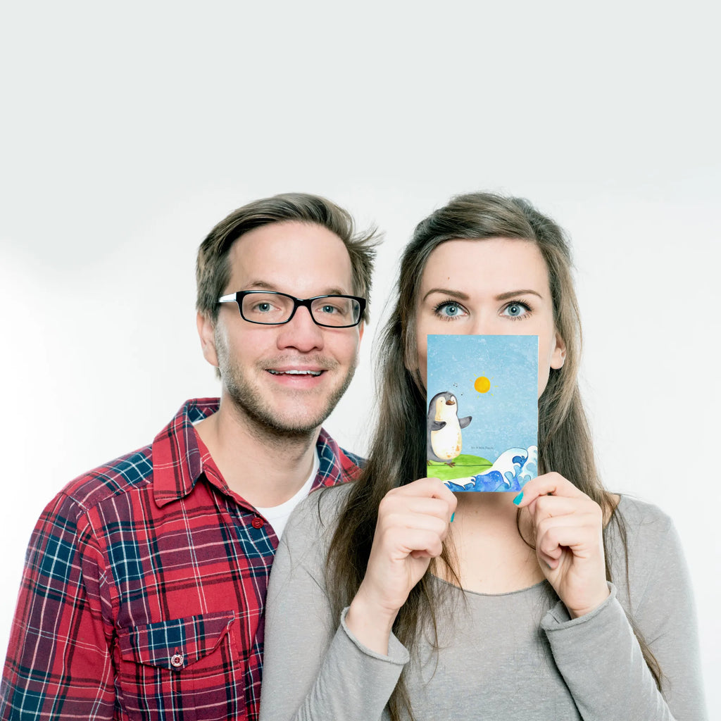 Postkarte Pinguin Surfer Motivkarte, Kunstkarten, Postkarten, Grußkarte, einzelkarte, Postkarte, Designkarte, kunstkarte, Ansichtskarte, Fotokarte, spruchkarte, bildkarte, Ansichtskarten, Pinguin, Hawaii, Portugal, Surfer, Wellen, Surfen, Wellen Reiten, Pinguine, Urlaub