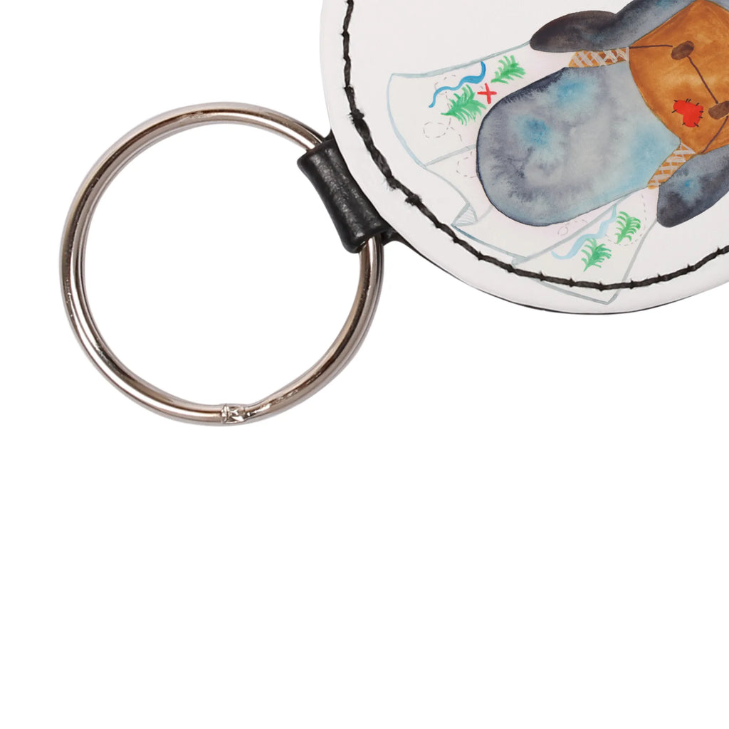 Round key ring Penguin & Mouse Hiker Schlüsselhalter, Schlüsselanhänger Kunststoff, Schlüsselanhänger Modern, Schlüsselband, Schlüsselanhänger Tiermotiv, Schlüsselring, Schlüsselanhänger Stoff, Schlüsselanhänger Haus, Schlüsselanhänger, Schlüsselanhänger Klassisch, Schlüsselanhänger Für Paare, Schlüsselanhänger Für Damen, Schlüsselaccessoire, Schlüsselanhänger Partner, Schlüsselanhänger Geburtstag, Schlüsselanhänger Elegant, Schlüsselanhänger Mit Motiv, Schlüsselanhänger Mit Namen, Schlüsselanhänger Bunt, Schlüsselanhänger Schlüssel, Schlüsselanhänger Herz, Schlüsselanhänger Lustig, Schlüsselanhänger Metall, Schlüsselanhänger Handgemacht, Schlüsselanhänger Liebe, Schlüsselanhänger Für Herren, Schlüsselanhänger Personalisierbar, Schlüsselanhänger Auto, Schlüsselanhänger Holz, Schlüsselanhänger Mit Spruch, Schlüsselanhänger Nachhaltig, Schlüsselanhänger Mit Foto, Schlüsselanhänger Freundschaft, Schlüsselanhänger Niedlich, Schlüsselanhänger Leder, Schlüsselanhänger Für Kinder, Schlüsselanhänger Mit Gravur, Schlüsselanhänger Geschenk, Schlüsselanhänger Filz, Pinguin, Abenteurer, wandern, Pinguine, Abenteuer, Wanderlust, Ausflug, Roadtrip