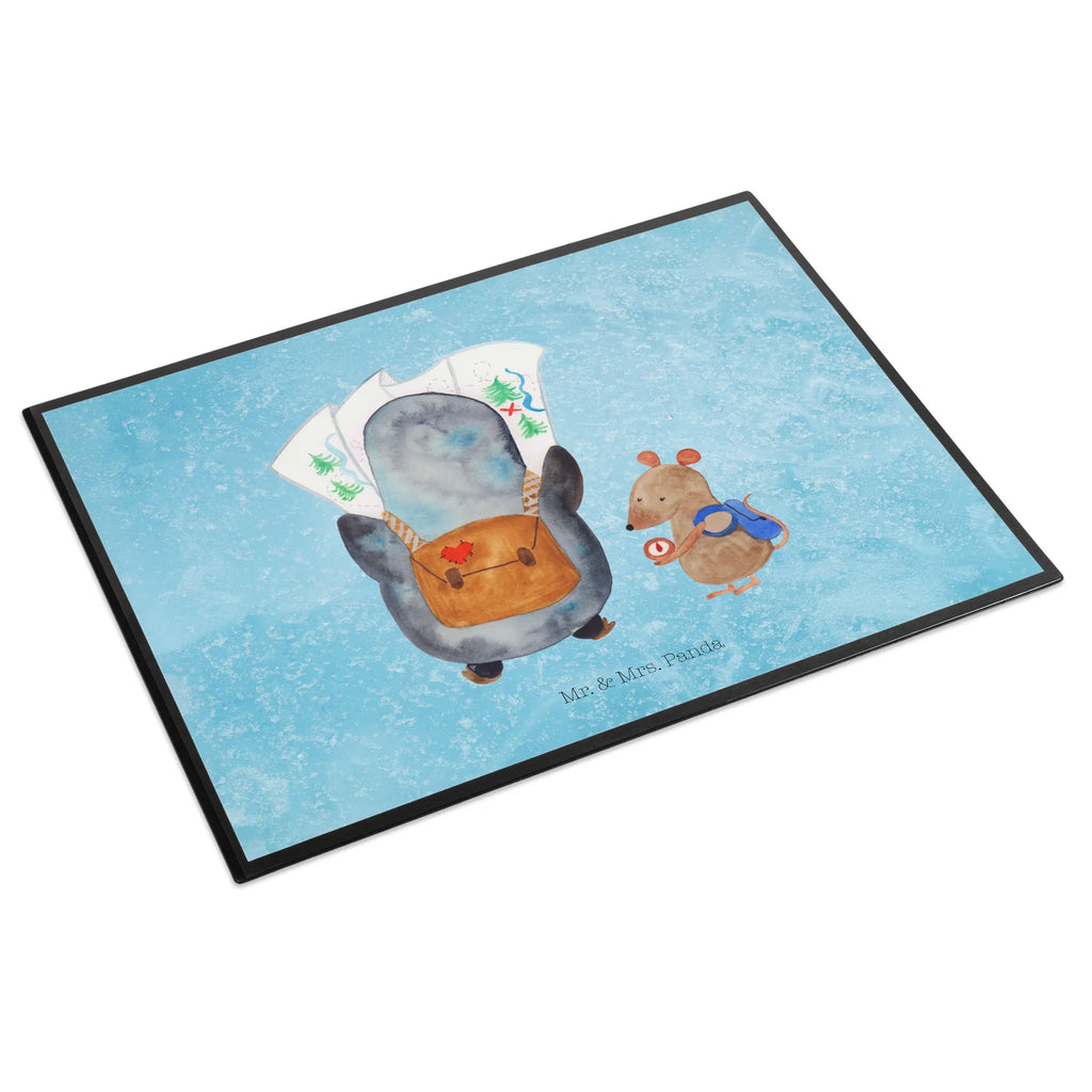 Schreibtischunterlage Pinguin & Maus Wanderer Schreibtischunterlage Groß, Schreibunterlage, Schreibtisch Unterlagen, Schreibtischauflage, Schreibwaren, Büroartikel, Bürobedarf, Pinguin, Abenteurer, Wanderlust, Roadtrip, Pinguine, Ausflug, wandern, Abenteuer