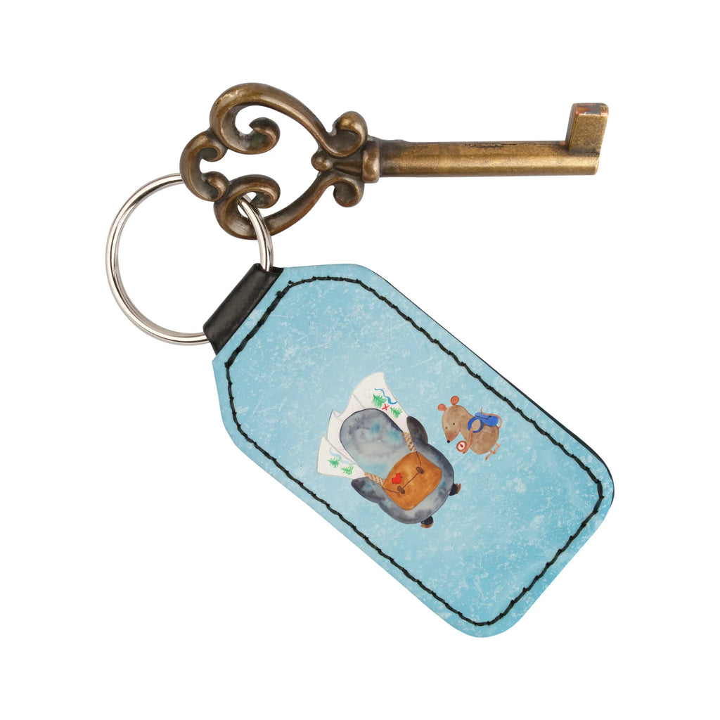 Rectangular key ring Penguin & Mouse Hiker Rechteckiger Schlüsselanhänger Mit Namen, Schlüsselanhänger Für Frauen Rechteckig, Auto Schlüsselanhänger Rechteckig, Rechteckiger Anhänger Für Schlüssel, Schlüsselanhänger Holz Rechteckig, Schlüsselanhänger Leder Rechteckig, Schlüsselanhänger Mit Gravur Rechteckig, Schlüsselanhänger Für Paare Rechteckig, Schlüsselanhänger Kunststoff Rechteckig, Taschenanhänger Rechteckig, Schlüsselanhänger Metall Rechteckig, Schlüsselanhänger Mit Rechteckiger Form, Schlüsselanhänger Modern Rechteckig, Schlüsselanhänger Form Rechteck, Schlüsselanhänger Rechteckig, Schlüsselanhänger Acryl Rechteckig, Rechteckiger Anhänger Mit Logo, Schlüsselanhänger Mit Foto Rechteckig, Rechteckiger Schlüsselanhänger Mit Wunschtext, Werbegeschenk Schlüsselanhänger Rechteckig, Rechteckiger Schlüsselanhänger, Schlüsselanhänger Geschenk Rechteckig, Schlüsselanhänger Für Männer Rechteckig, Schlüsselanhänger Personalisiert Rechteckig, Schlüsselanhänger Büro Rechteckig, Schlüsselanhänger Klassisch, Schlüsselanhänger Für Familie Rechteckig, Pinguin, wandern, Roadtrip, Abenteuer, Abenteurer, Ausflug, Pinguine, Wanderlust