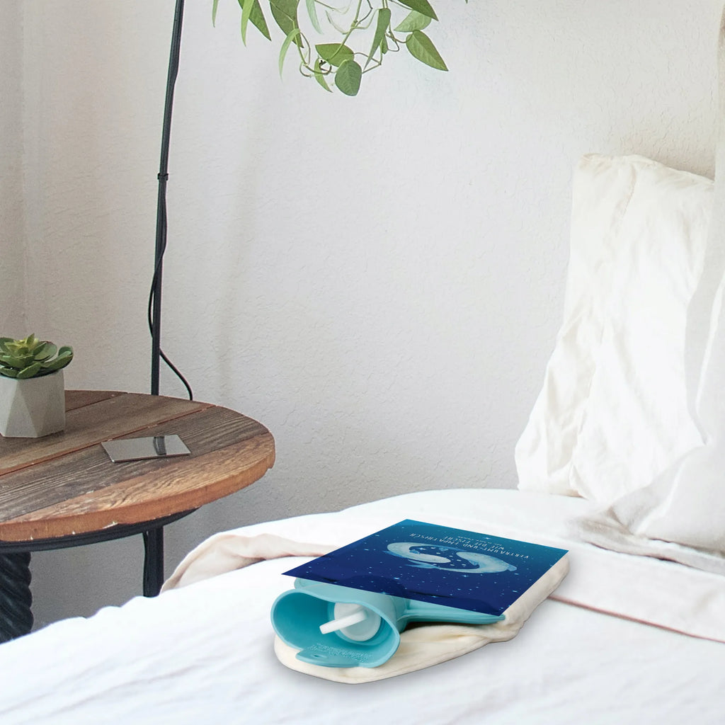 Wärmflasche Sternzeichen Fische Wärmflaschen, Bettflasche, Wärmflaschen mit Bezug, Wärmflasche, warmwasserbeutel, heißwasserflasche, Bettflaschen, Wärmekissen, bettwärmflasche, heizflasche, wärmebeutel, Wärmeflasche, warmwasserflasche, heißwasserbeutel, Wärmflasche mit Bezug, Tierkreiszeichen, Horoskop, Sternzeichen, Astrologie, Aszendent, Geschenk März, Fische Sternbild, Fisch, Geschenk Februar, Geburtstag März, Fische Sternzeichen, Fische Geschenk, Geburtstag Februar