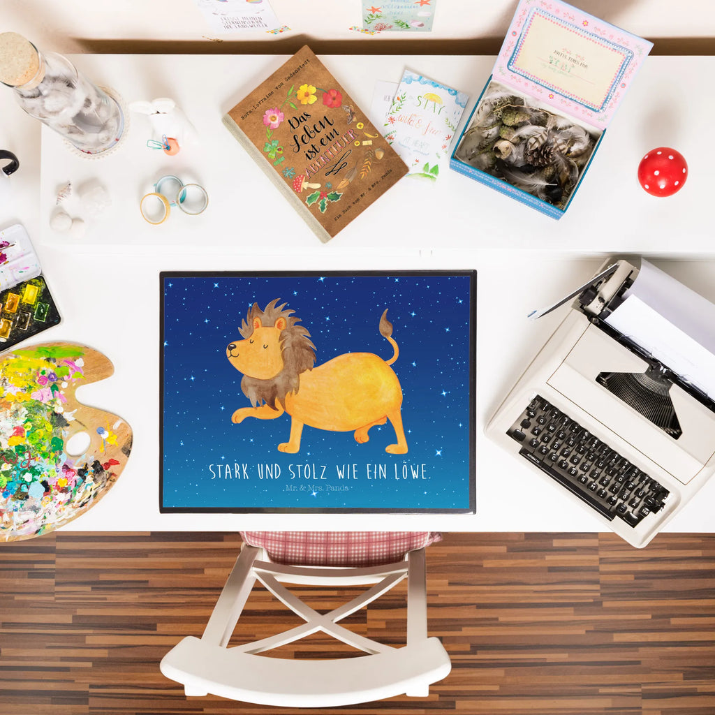 Desk pad Star sign Lion tischmatten, arbeitsunterlage, schreibtischunterlage, arbeitsmatte, Schreibtisch Matte, Schreibunterlage, tischpad, tischauflagen, schreibmatte, schreibtischunterlagen, schreibtischauflagen, schreibauflage, Schreibtisch Unterlagen, tischpads, schreibtischmatte, Tischunterlage, Schreibtischauflage, tischmatte, schreibauflagen, tischauflage, pultunterlage, Aszendent, Astrologie, Tierkreiszeichen, Sternzeichen, Horoskop, Geburtstag Juli, Löwe Geschenk, Geschenk Juli, Geschenk August, Geburtstag August, König Der Tiere, Löwe Sternzeichen