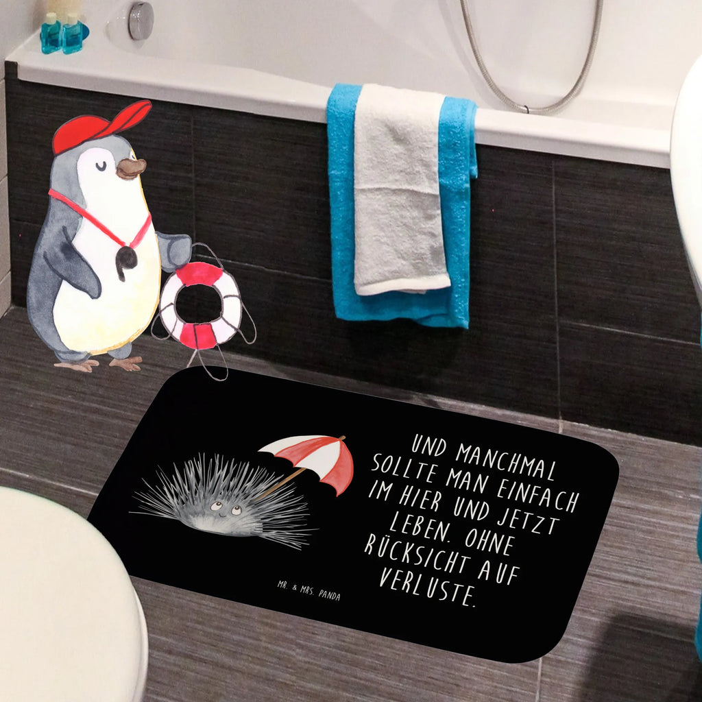 Badvorleger Seeigel Badvorleger Schwarz, Badgarnitur, Weicher Badvorleger, Badematte, Badvorleger Für Badewanne, Runder Badvorleger, Badvorleger Teppich, Badvorleger Design, Badvorleger Modern, Bad Fußmatte, Badvorleger, Badmatte Waschbar, Badvorleger Gemustert, Duschvorleger, Badezimmer Matte, Badläufer, Badematten Set, Rechteckiger Badvorleger, Badvorleger Naturmaterial, Badteppich, Badvorleger Klein, Badematte Rutschfest, Badvorleger Klassisch, Badvorleger Mikrofaser, Badvorleger Vintage, Badvorleger Weiß, Badvorleger Groß, Badvorleger Antirutsch, Badvorleger Baumwolle, Badvorleger Für Dusche, Badezimmerteppich, Teppich Fürs Bad, Saugfähiger Badvorleger, Rutschfester Badvorleger, Badvorleger Für Gäste-WC, Waschbarer Badvorleger, Badvorleger Nachhaltig, Weiche Badezimmermatte, Meerestiere, Meer, Urlaub, Hier und Jetzt, Selbstliebe, Seeigel, Leben, Achtsamkeit, Selbstakzeptanz, Lebe