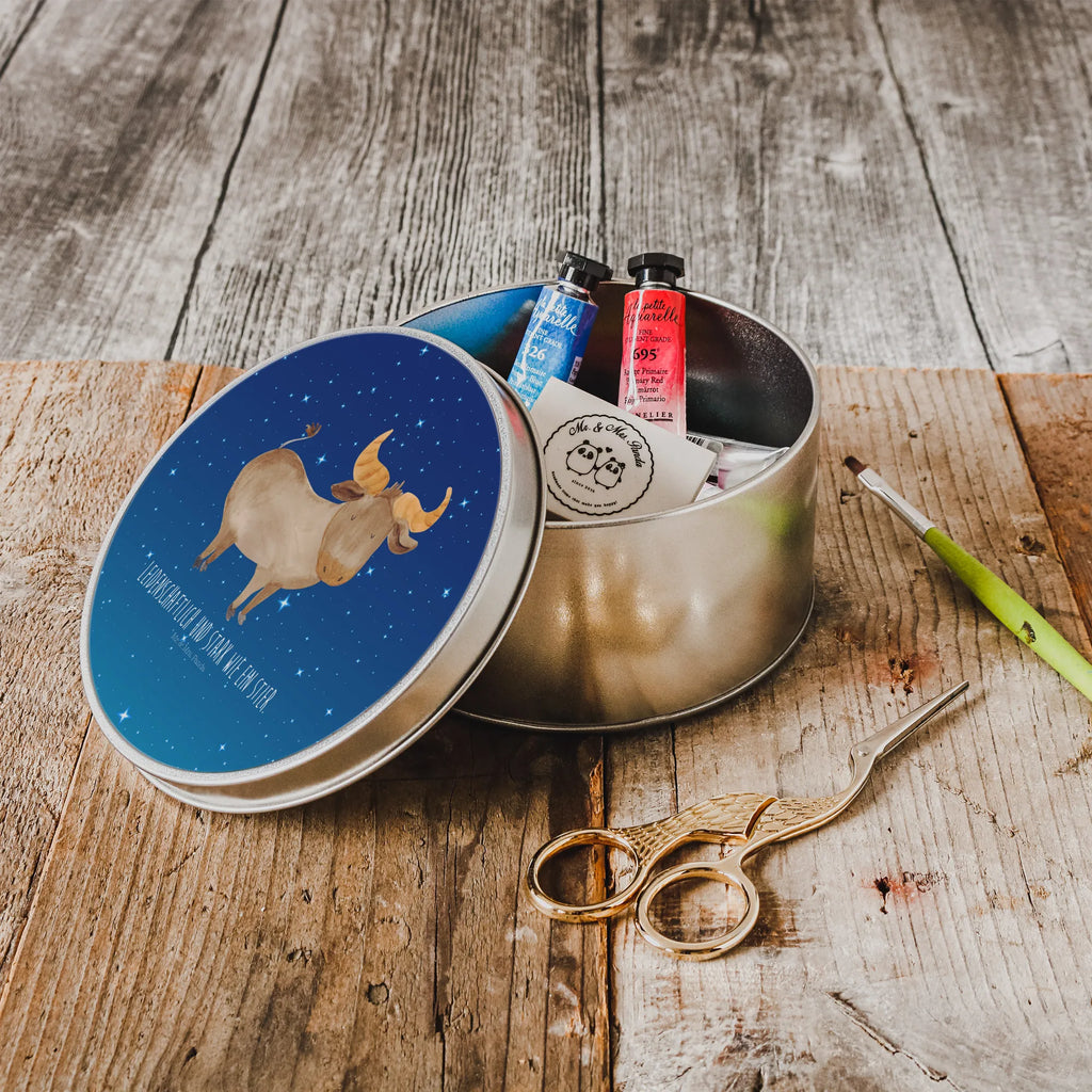 okrągła puszka z blachy Znak zodiaku Byk runde keksdose, Runde Blechdose, gebäckdosen, runddose, runde dosen, Metalldose, runde blechdosen, Aufbewahrungsbox, Runde Dose, Blechdose, dosen, plätzchendose, metalldosen, geschenkdosen, Metallbox, runddosen, Keksdose, Metalldose Rund, Vorratsdose, Aufbewahrungsdosen, runde keksdosen, Blechdose Rund, plätzchendosen, gebäckdose, blechdosen, Geschenkdose, Vorratsdosen, keksdosen, metallboxen, Dose, Aufbewahrungsdose, Sternzeichen, Tierkreiszeichen, Horoskop, Astrologie, Aszendent, Geschenk Mai, Stier Geschenk, Rind, Stier, Ochse, Geschenk April, Stier Sternzeichen, Geburtstag Mai, Geburtstag April