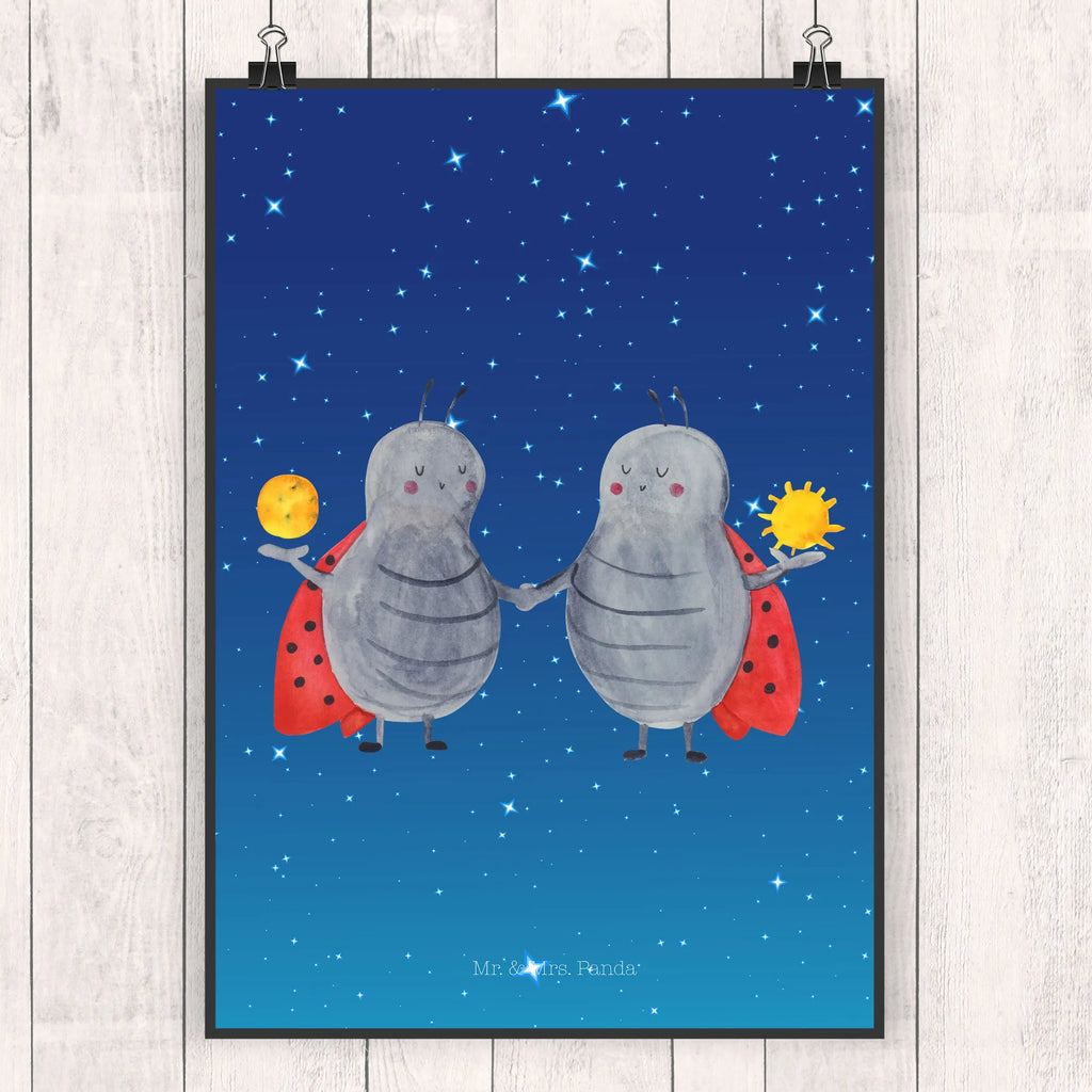 Plakat znak zodiaku Bliźniak wanddruck, Poster, Wandbild, Designposter, Wandschmuck, Wandposter, kunstdruck poster, Bild, kunst für die wand, Wanddekoration, wandkunst, grafikposter, kunstposter, Bild für Wand, Kunstdruck, Wanddeko Bild, Posterdruck, drucke, Mr. & Mrs. Panda Poster, Plakat, wanddeko, Deko Bild, Aszendent, Astrologie, Horoskop, Tierkreiszeichen, Sternzeichen, Zwillingsschwester, Marienkäfer, Glückskäfer, Geschenk Juni, Zwilling Sternzeichen, Zwillingsbruder, Geburtstag Mai, Zwillinge, Zwilling Geschenk, Geschenk Mai