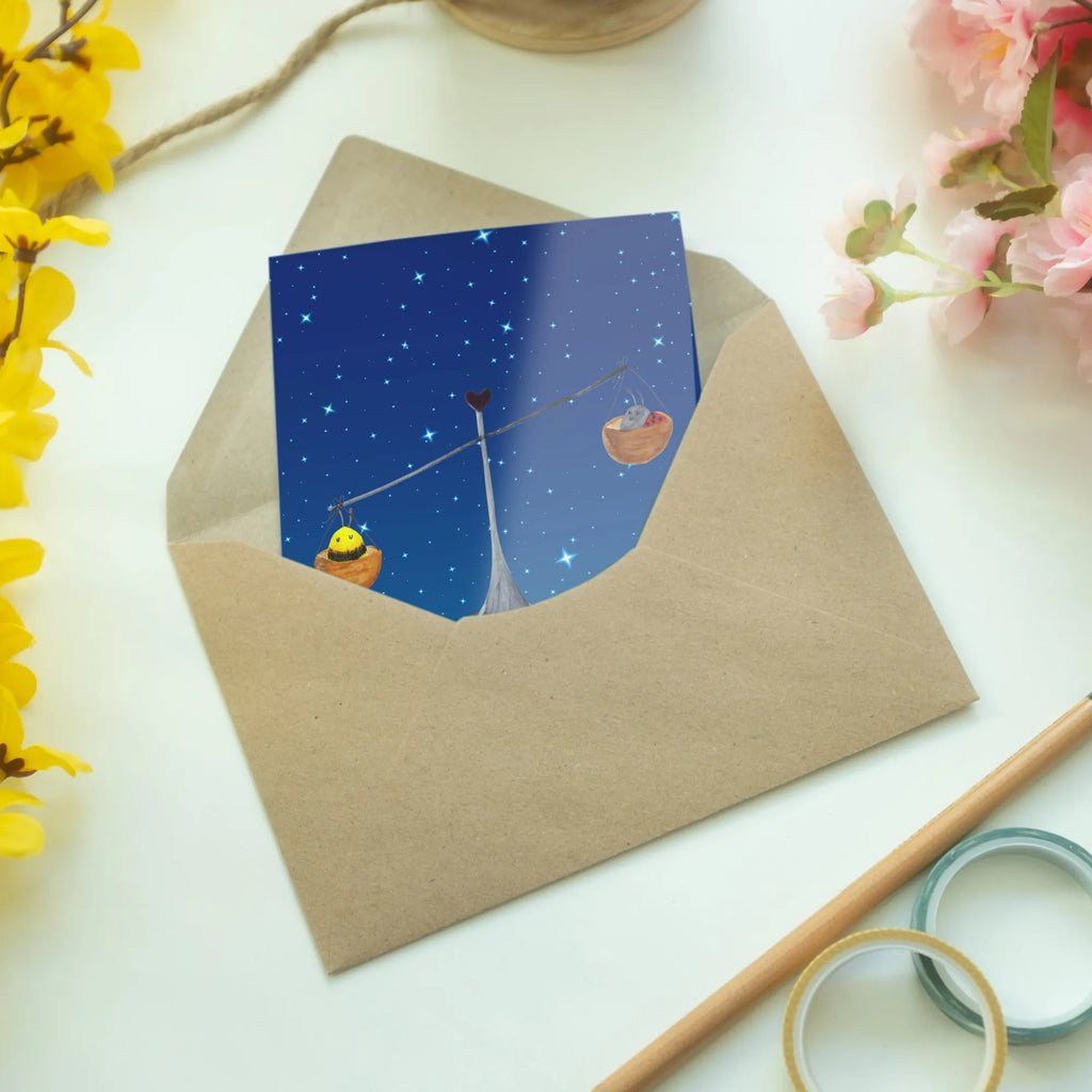 Grußkarte Sternzeichen Waage Motivkarte, kommunionskarte, glückwunschkarten, Grußkarten, Glückwunschkarte, Klappkarte, einladungskarten, hochzeitskarten, neujahrskarte, valentinstagskarte, weihnachtskarten, osterkarten, Beileidskarte, dankeskarten, osterkarte, babykarte, genesungskarte, spruchkarte, firmungskarte, Grußkarte, vatertagskarte, jubiläumskarte, abiturkarte, Aszendent, Horoskop, Astrologie, Sternzeichen, Tierkreiszeichen, Geschenk September, Marienkäfer, Geschenk Oktober, Waage Sternzeichen, Geburtstag September, Waage, Biene, Waage Geschenk, Hummel, Gleichgewicht, Geburtstag Oktober