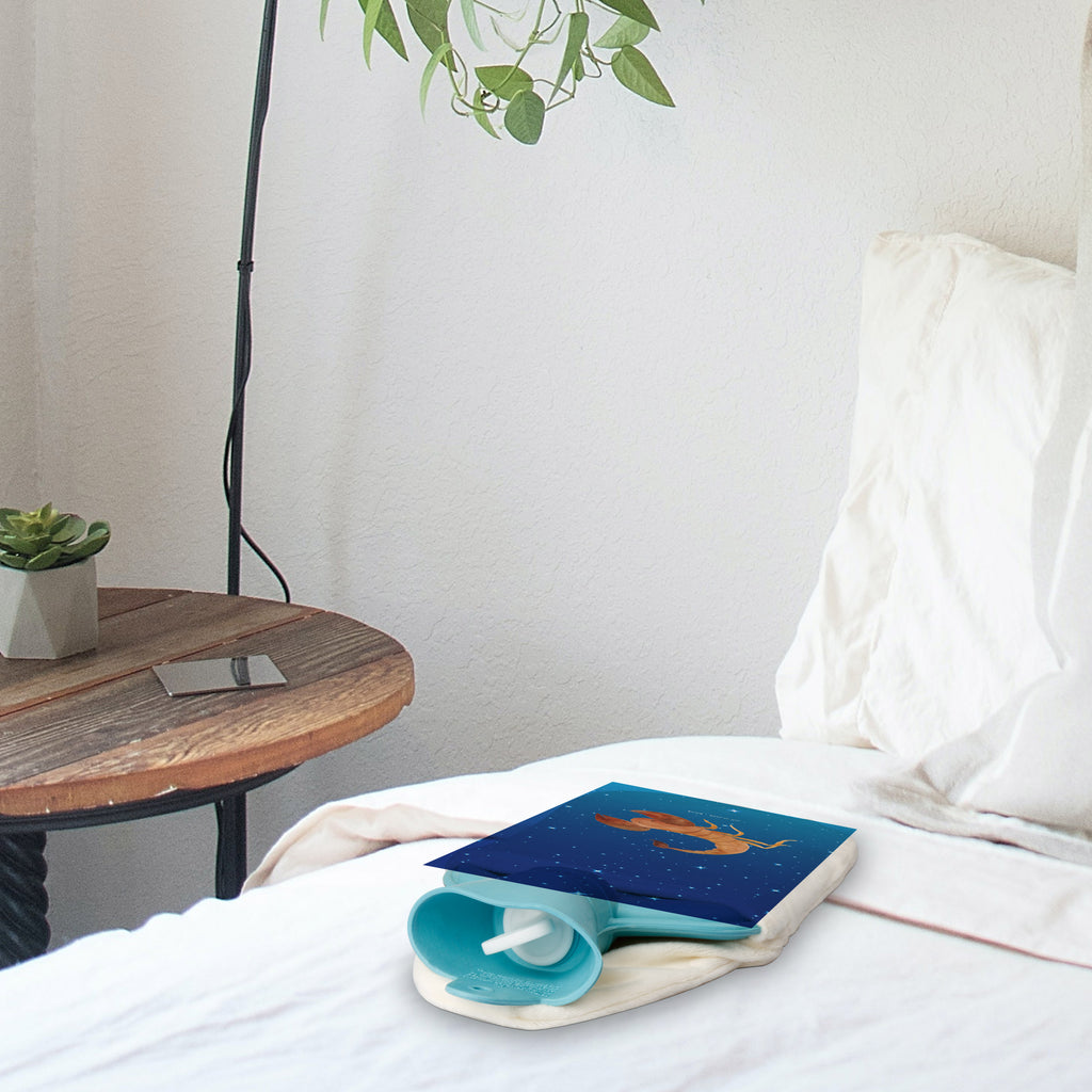 Hot water bottle Star sign Scorpio Bettflasche, Wärmflasche, heißwasserflasche, Wärmflaschen mit Bezug, warmwasserflasche, Wärmekissen, wärmebeutel, Wärmflaschen, Bettflaschen, Wärmeflasche, bettwärmflasche, warmwasserbeutel, heizflasche, heißwasserbeutel, Wärmflasche mit Bezug, Astrologie, Horoskop, Sternzeichen, Tierkreiszeichen, Aszendent, Geschenk Oktober, Geburtstag Oktober, Geschenk November, Geburtstag November, Skorpion Sternzeichen, Skorpione, Skorpion Geschenk