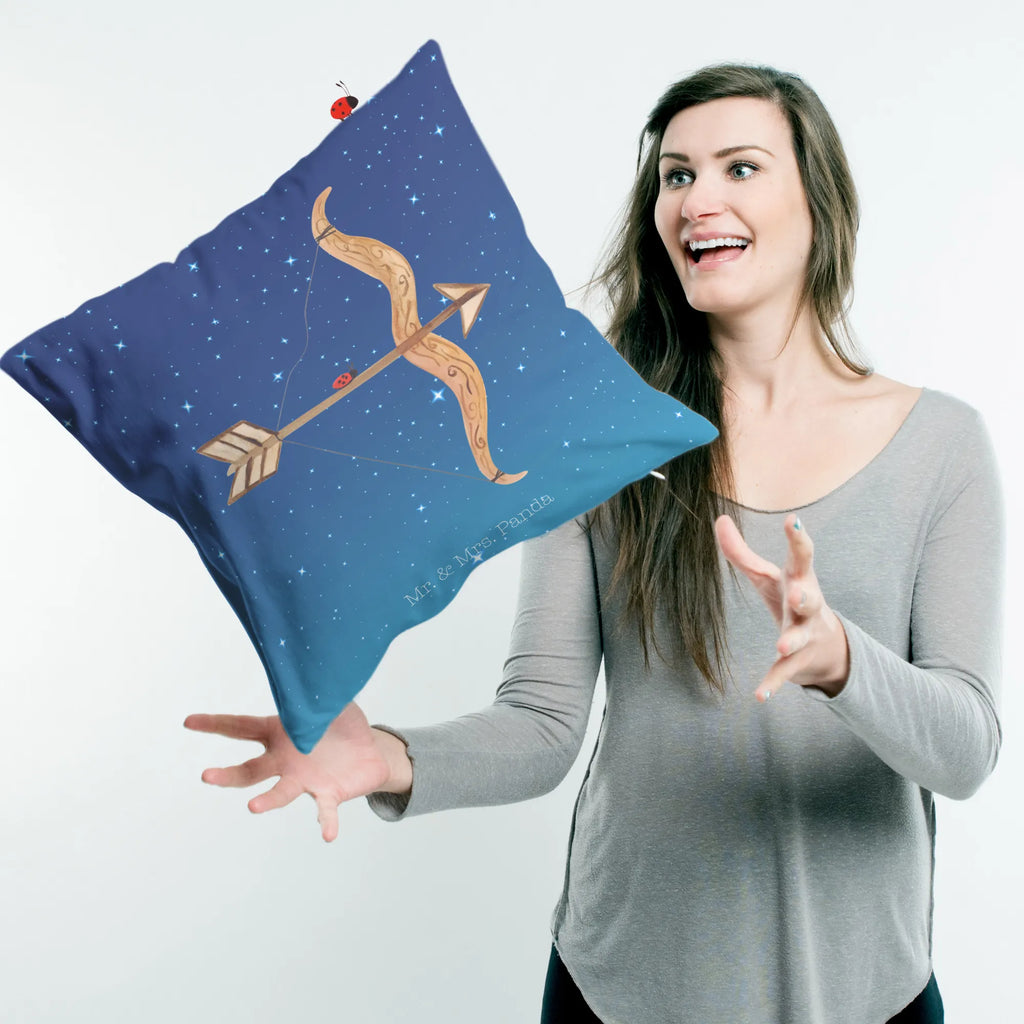 40x40 Kissen Sternzeichen Schütze Sofakissen, Kissenhülle, Dekokissen, Sofakissen 40x40, Motivkissen, Kissenhülle 40x40, Couchkissen, sitzkissen, sofakissen, Kissen, Kopfkissen 40x40, Dekokissen 40x40, Kopfkissen, Kissen 40x40, Kissenbezüge, Kissenbezug 40x40, Dekokissen Sofa, Zierkissen, Kissen 40x40 Waschbar, Tierkreiszeichen, Sternzeichen, Horoskop, Astrologie, Aszendent, Geburtstag Dezember, Geschenk Dezember, Geschenk November, Schütze Geschenk, Geschenk Schützenfest, Schütze Sternzeichen, Schütze, Geburtstag November