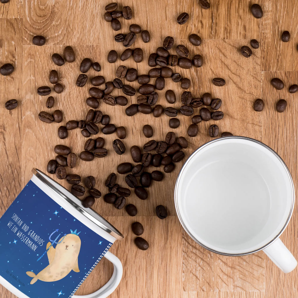 Kempingowy kubek emaliowany znak zodiaku Wodnik Reisebecher, Campingbecher, Emailletasse, Blechtasse, Teebecher, Teetasse, Trinkbecher, wanderbecher, Tasse, Metalltasse, Kaffeebecher, Emaille Tasse, Kaffeetasse, Emaille Becher, metallbecher, Pott, Campingtasse, reisetasse, emaillebecher, wandertasse, blechbecher, becher emaille, Becher, Tasse Emaille, Horoskop, Astrologie, Aszendent, Sternzeichen, Tierkreiszeichen, Geburtstag Februar, Geburtstag Januar, Meermann, Wassermann Sternzeichen, Nix, Geschenk Januar, Wassermann Geschenk, Geschenk Februar, Meer Geschenk