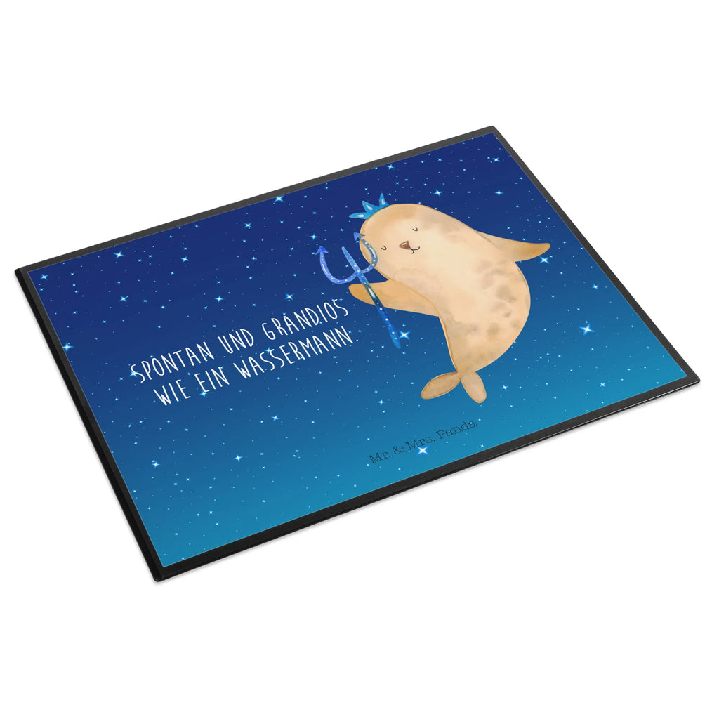 Schreibtischunterlage Sternzeichen Wassermann tischauflage, tischpads, schreibtischauflagen, Schreibtisch Unterlagen, tischmatte, arbeitsmatte, Tischunterlage, Schreibunterlage, schreibtischunterlage, arbeitsunterlage, tischauflagen, schreibauflagen, tischmatten, pultunterlage, schreibtischunterlagen, tischpad, schreibauflage, schreibtischmatte, Schreibtischauflage, Schreibtisch Matte, schreibmatte, Horoskop, Astrologie, Aszendent, Sternzeichen, Tierkreiszeichen, Wassermann Sternzeichen, Meermann, Wassermann Geschenk, Geburtstag Januar, Meer Geschenk, Nix, Geschenk Februar, Geburtstag Februar, Geschenk Januar
