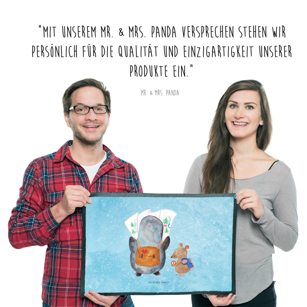Fußmatte Pinguin & Maus Wanderer Fußmatte außen wetterfest, Schmutzfänger, Fußabtreter, Schmutzfangmatte waschbar, Haustürmatte, Fußmatte outdoor, Türmatte, Motivfußmatte, Vorleger, Fußmatte außen, Gummimatte, Gummi Matte, Fußmatte innen, Schmutzfangteppich, Fußabstreifer, Eingangsteppich, Fußmatten, Fußabtreter außen, Fußmatte waschbar, Schmutzmatte, Fussmatten, Schmutzfangmatte, Matte, Sauberlaufmatte, Fußabstreifer außen, Fussmatten online, Türvorleger, Pinguin, Abenteurer, wandern, Pinguine, Abenteuer, Ausflug, Wanderlust, Roadtrip
