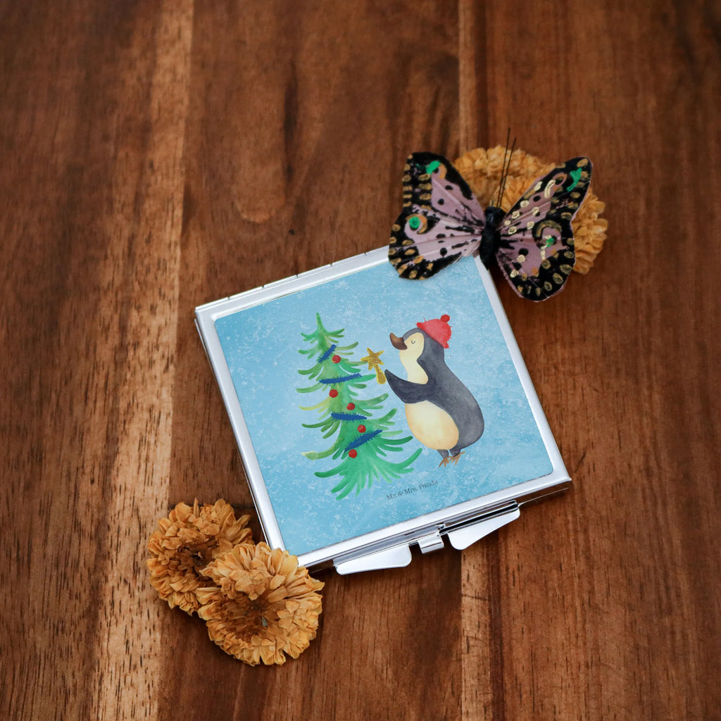 Kwadratowe lusterko do torebki Pingwin choinka Schminkspiegel Kompakt, Taschen-Kosmetikspiegel, Schminkspiegel To Go, Taschenspiegel, Kosmetikspiegel Klein, Handspiegel Geschenkidee, Quadratischer Handspiegel, Design Taschenspiegel, Tragbarer Spiegel, Spiegel Für Handtasche, Handtaschenspiegel, Spiegel Für Make-Up Tasche, Handspiegel Für Damen, Klappbarer Handspiegel, Mini Spiegel, Spiegel Für Schminktasche, Handspiegel Zum Mitnehmen, Vintage Kompaktspiegel, Runder Taschenspiegel, Klappbarer Taschenspiegel, Reise Spiegel, Klappspiegel, Spiegel Für Unterwegs, Kompaktspiegel, Deko Handspiegel, Handspiegel Mit Hülle, Winter, Weihnachten, Weihnachtsdeko, Nikolaus, Advent, Heiligabend, Wintermotiv, Pinguin