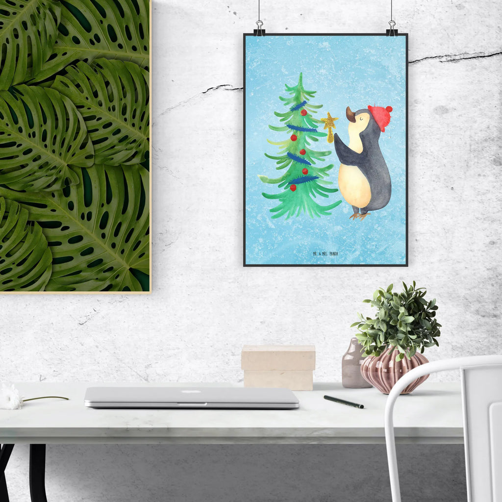 Poster Pinguin Weihnachtsbaum wanddruck, Wandbild, wandkunst, wanddeko, kunstdruck poster, Wandschmuck, kunstposter, Posterdruck, drucke, grafikposter, Designposter, Poster, Wandposter, Bild für Wand, Plakat, Deko Bild, Wanddekoration, Mr. & Mrs. Panda Poster, Kunstdruck, Bild, Wanddeko Bild, kunst für die wand, Wintermotiv, Heiligabend, Advent, Nikolaus, Weihnachtsdeko, Winter, Weihnachten, Pinguin