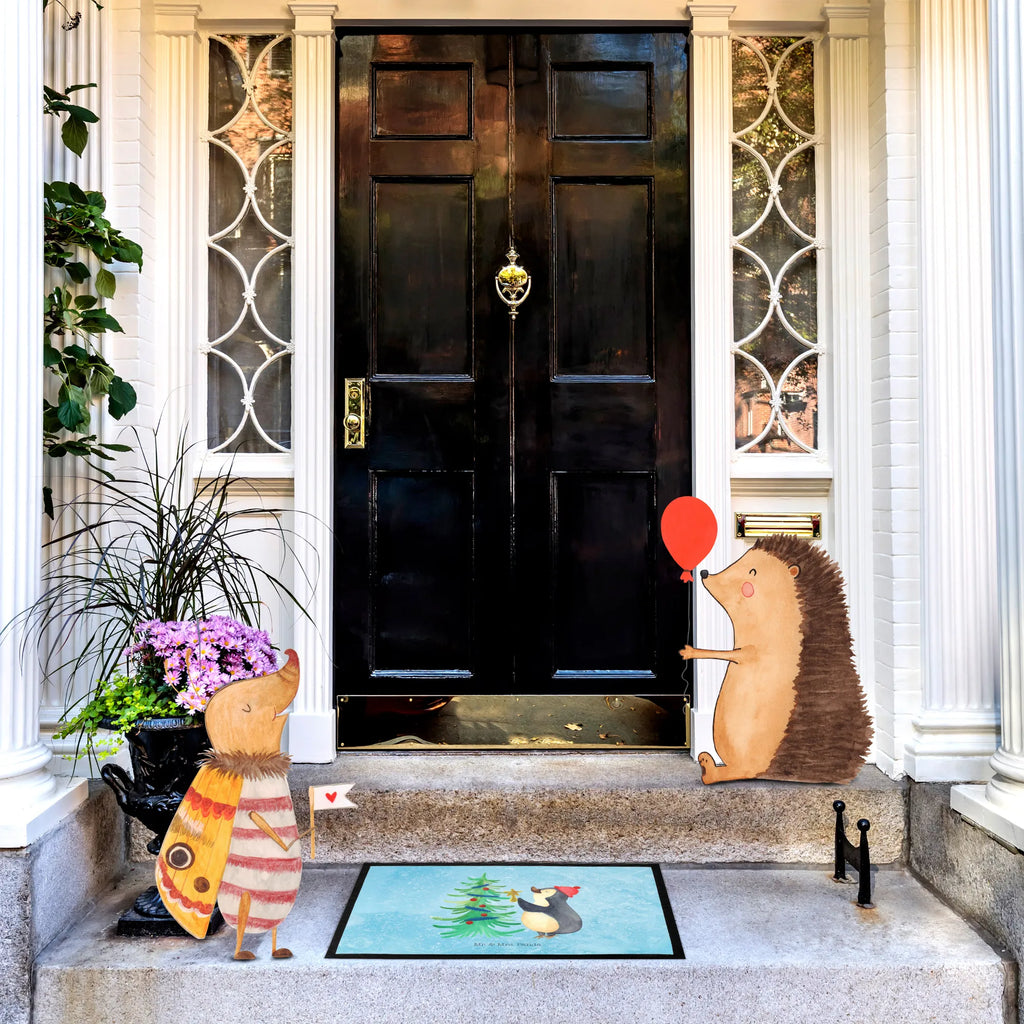 Fußmatte Pinguin Weihnachtsbaum Fußabstreifer, fußmatte, Abtreter, Türvorleger, Fußmatten, Schmutzfangteppich, Sauberlaufmatte, Eingangsmatte, matte haustür, sauberlaufmatten, Fußabtreter, außenmatte, türmatten, Schmutzfangmatte, Eingangsteppich, abstreifer, Fussmatte, hausmatte, Haustürmatte, Türmatte, Schmutzfänger, Abtretmatte, Schmutzmatte, Schuhabstreifer, flurmatte, schmutzfangmatten, Heiligabend, Winter, Advent, Nikolaus, Weihnachtsdeko, Weihnachten, Wintermotiv, Pinguin