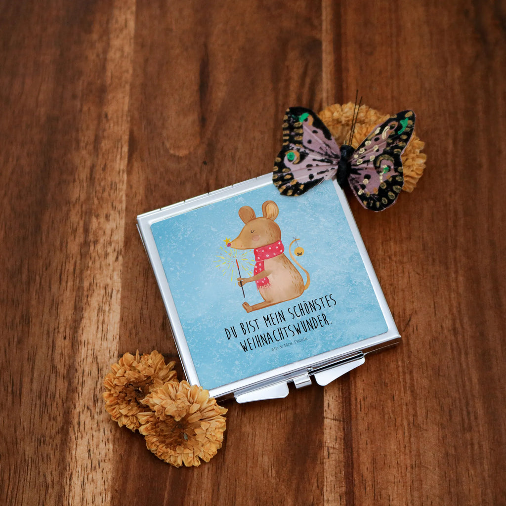 Kwadratowe lusterko do torebki mysz Boże Narodzenie Klappspiegel, Schminkspiegel To Go, Mini Spiegel, Reise Spiegel, Klappbarer Handspiegel, Vintage Kompaktspiegel, Runder Taschenspiegel, Handspiegel Zum Mitnehmen, Silber, Handtaschenspiegel, Spiegel Für Make-Up Tasche, Handspiegel Für Damen, Kosmetikspiegel Klein, Spiegel Für Schminktasche, Design Taschenspiegel, Tragbarer Spiegel, Quadratischer Handspiegel, Taschenspiegel, Handspiegel Geschenkidee, Klappbarer Taschenspiegel, Handspiegel Mit Hülle, Kompaktspiegel, Schminkspiegel Kompakt, Deko Handspiegel, Spiegel Für Unterwegs, Taschen-Kosmetikspiegel, Spiegel Für Handtasche, Wintermotiv, Winter, Heiligabend, Weihnachten, Advent, Nikolaus, Weihnachtsdeko, Weihnachtsgruß, Weihnachtswunder, Weihnachtsmotiv, Maus, Frohe Weihnachten, Mäuschen