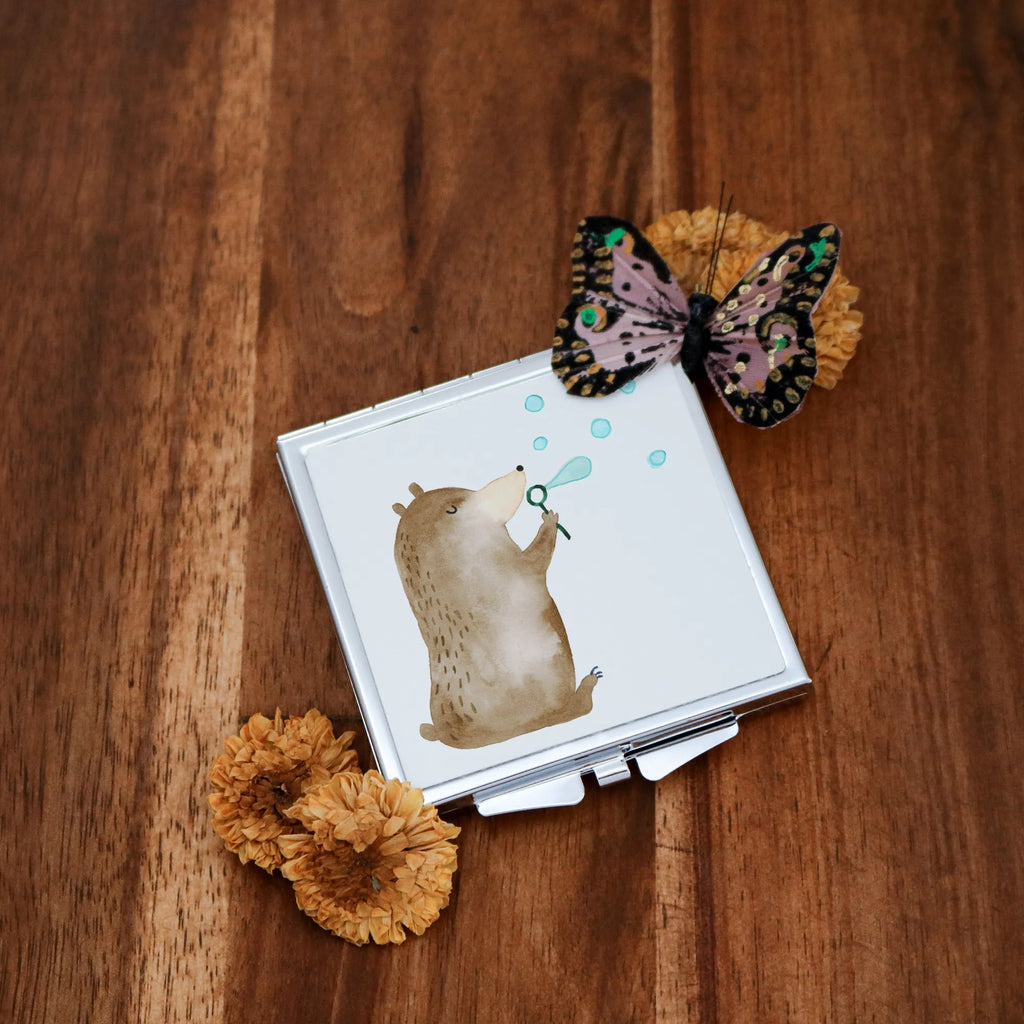 Handtaschenspiegel quadratisch Bär Seifenblasen Handspiegel Zum Mitnehmen, Reise Spiegel, Schminkspiegel To Go, Handtaschenspiegel, Spiegel Für Handtasche, Handspiegel Mit Hülle, Mini Spiegel, Handspiegel Geschenkidee, Klappbarer Taschenspiegel, Klappbarer Handspiegel, Taschenspiegel, Spiegel Für Schminktasche, Spiegel Für Make-Up Tasche, Spiegel Für Unterwegs, Klappspiegel, Quadratischer Handspiegel, Vintage Kompaktspiegel, Kosmetikspiegel Klein, Deko Handspiegel, Schminkspiegel Kompakt, Design Taschenspiegel, Taschen-Kosmetikspiegel, Runder Taschenspiegel, Handspiegel Für Damen, Tragbarer Spiegel, Kompaktspiegel, Bär, Teddy, Teddybär, Seifenblasen Bär Lustig Sein Glücklich Traurig Happy