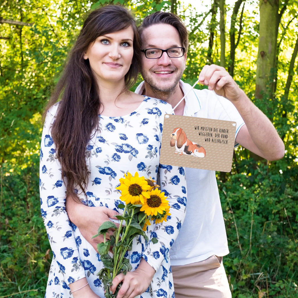 Decorative sign Dog Basset Hound Dekos child Für Garten, Schild Zum Hinstellen, Rustikales Deko schild, Wanddeko Schild, Dekoschild Für Badezimmer, Deko schild Modern, Dekoschild Für Freunde, Spruchschild, Dekoschild Für Flur, Deko schild Mit Blumenmotiv, Dekoschild Aus Holz, Deko schild Für Wohnzimmer, Deko schild Mit Spruch, Deko schild Liebevoll Gestaltet, Vintage Schild, Dekoschild Klein, Türschild Mit Spruch, Shabby Chic Schild, Dekoschild Zum Aufhängen, Deko schild Für Küche, Türschild, Holzschild, Schild Aus Metall, Schild Zum Aufstellen, Wandschild, Deko schild Für Balkon, Deko schild Mit Lebensweisheit, Lustiges Deko schild, Dekoschild Für Familie, Deko schild Mit Motiv, Deko Schild, Metallschild, Dekoschild Handgemacht, Deko schild Mit Herz, Dekoschild Groß, Dekoschild, Deko schild Landhausstil, Dekoschild Geschenk, Schild Aus Holz, Deko Wandtafel, Hund, Hundemotiv, Haustier, Hunderasse, Tierliebhaber, Hundebesitzer, Sprüche, Basset, Basset Hound, Hundeliebe, kinderlos